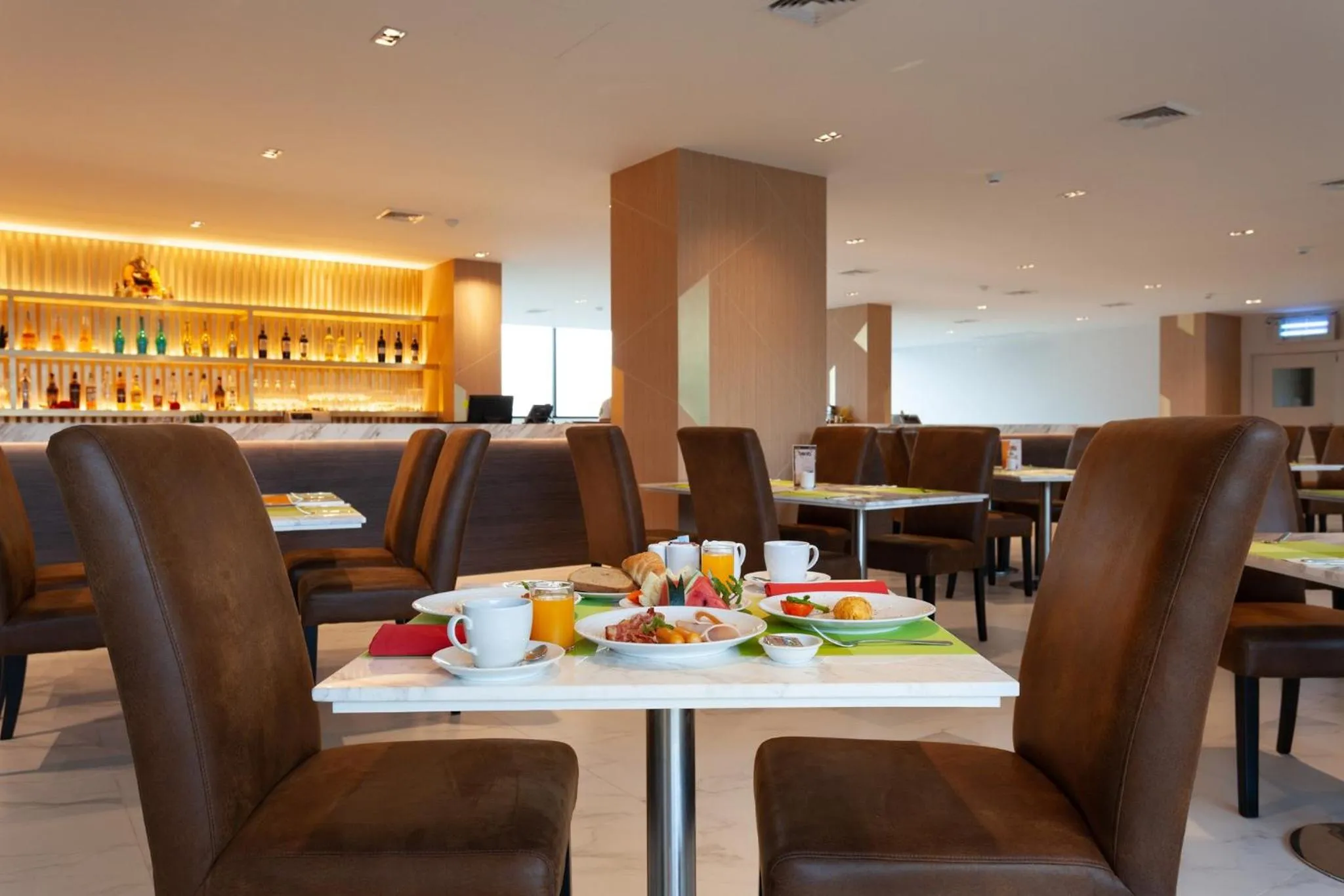 Restaurant/places to eat in Grand Kata VIP - Kata Beach