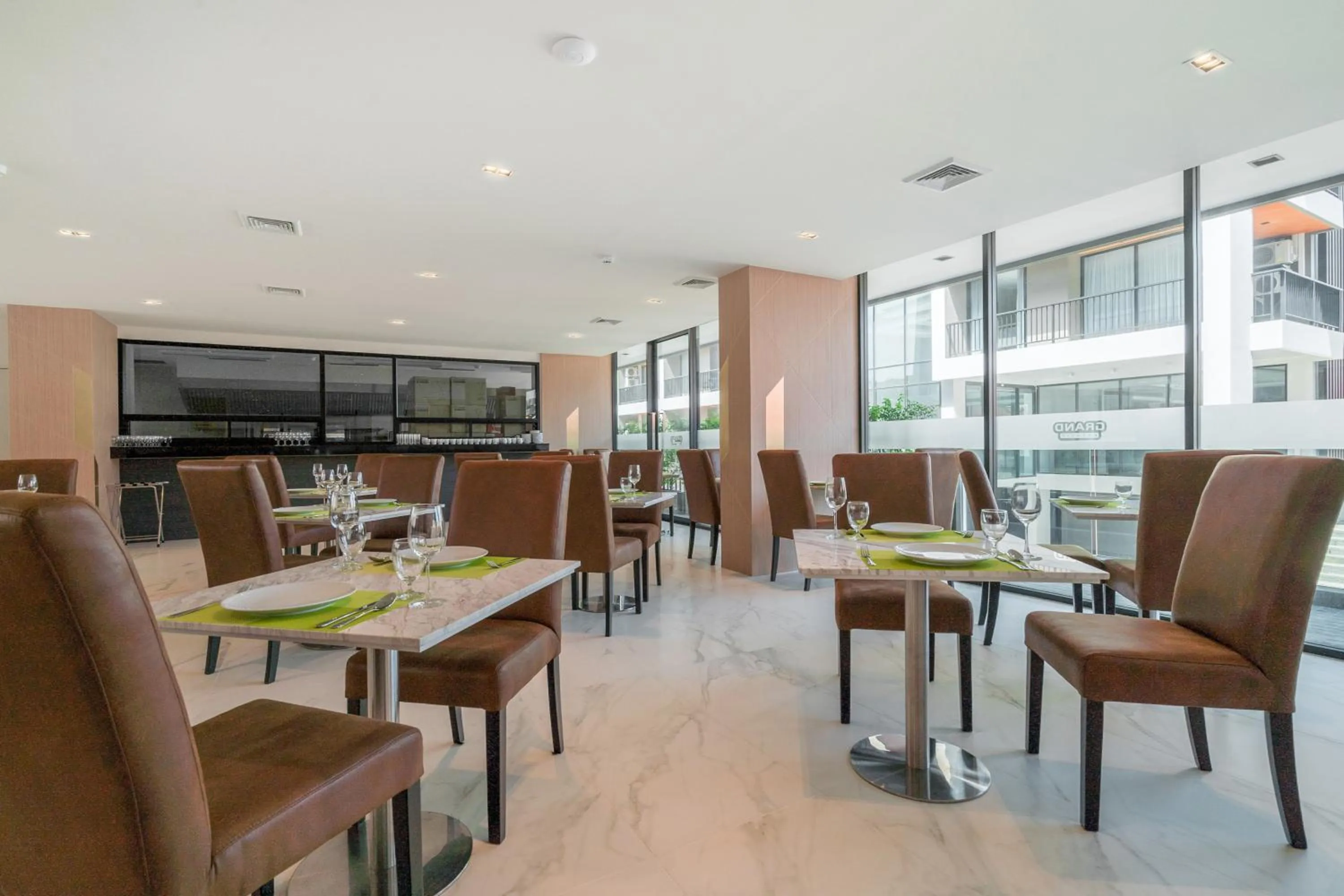 Restaurant/places to eat in Grand Kata VIP - Kata Beach