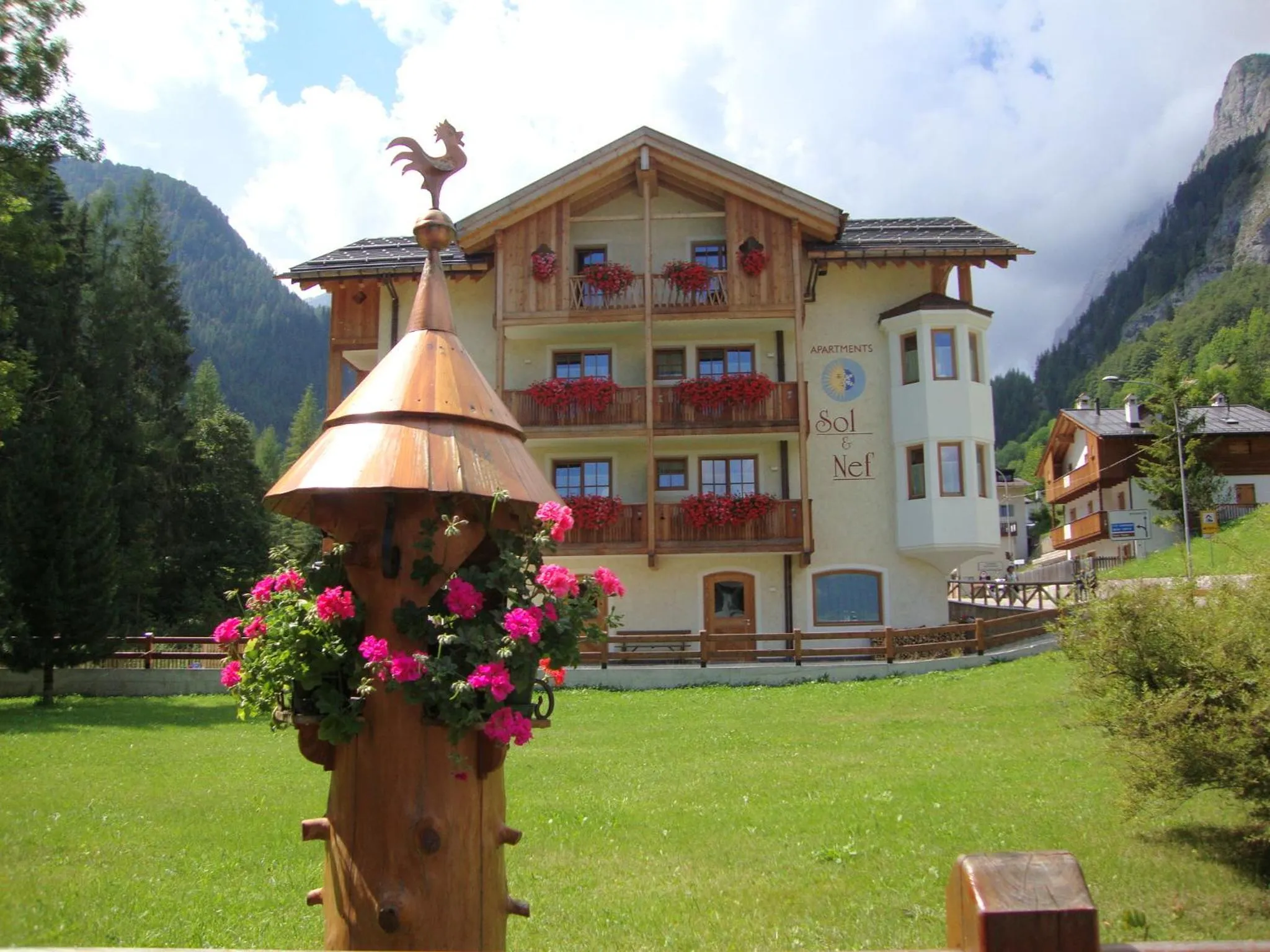 Facade/entrance in Apartments Sol E Nef