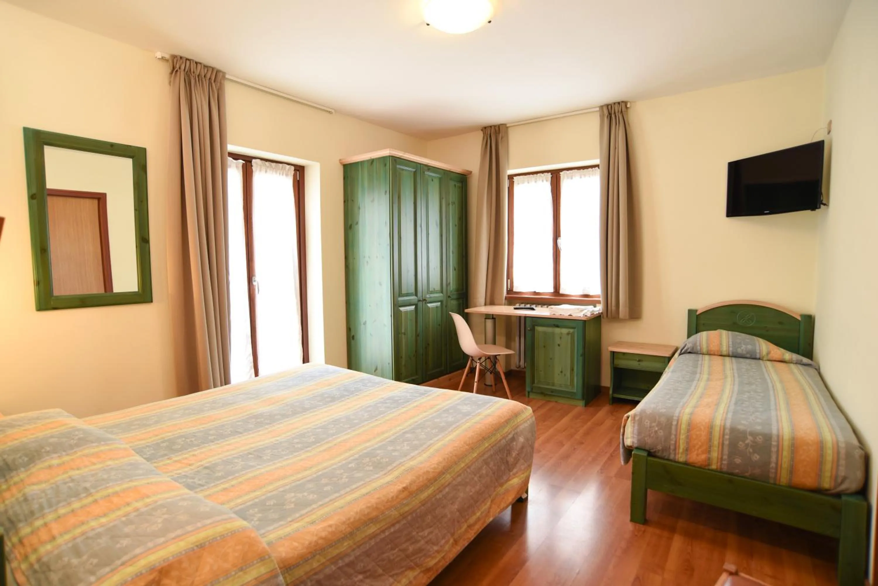 Bed in Albergo Bucaneve