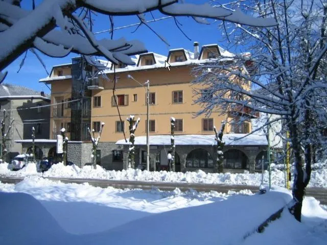 Facade/entrance in Albergo Bucaneve