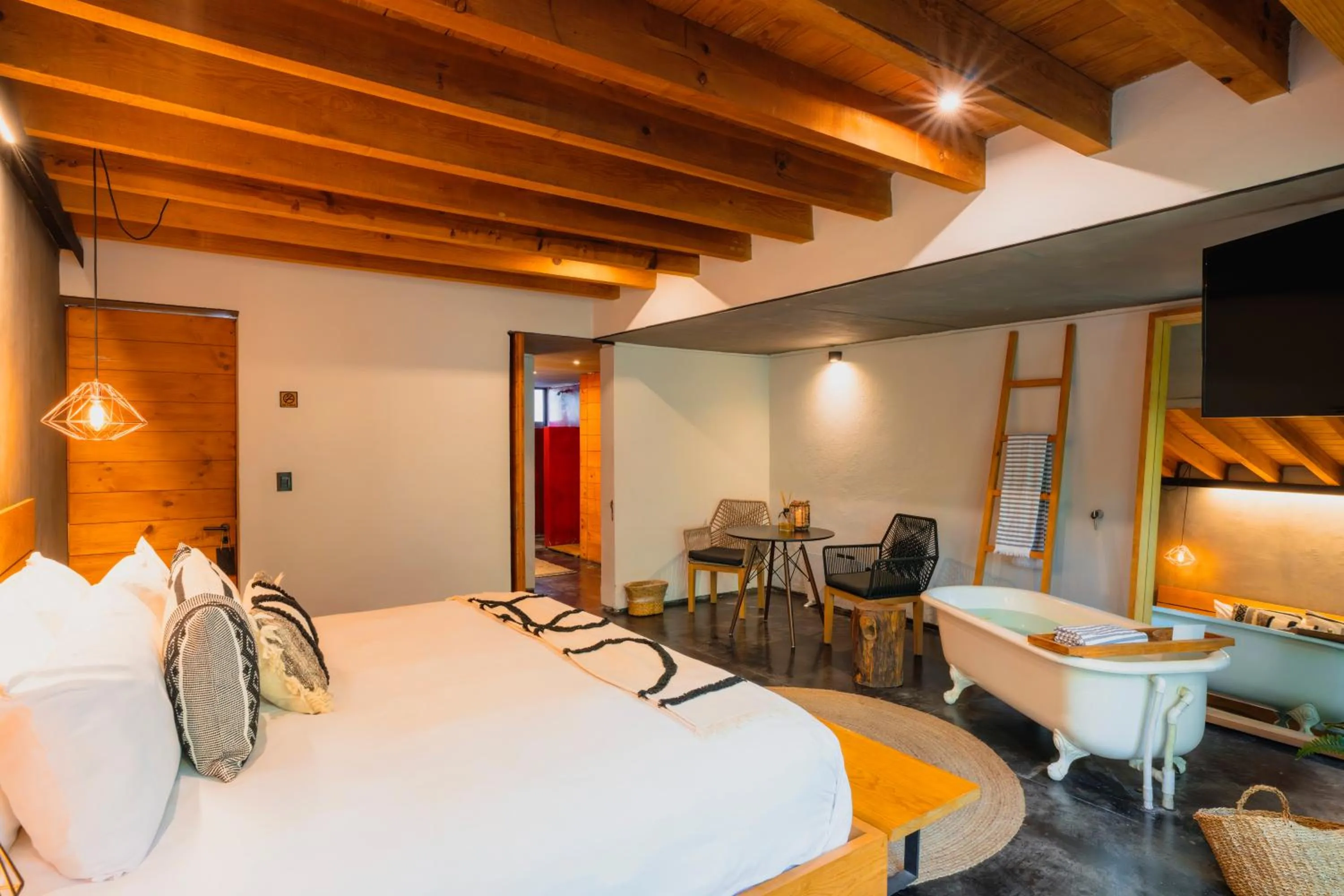 Superior Suite - single occupancy in Casa Chichipicas Hotel Boutique