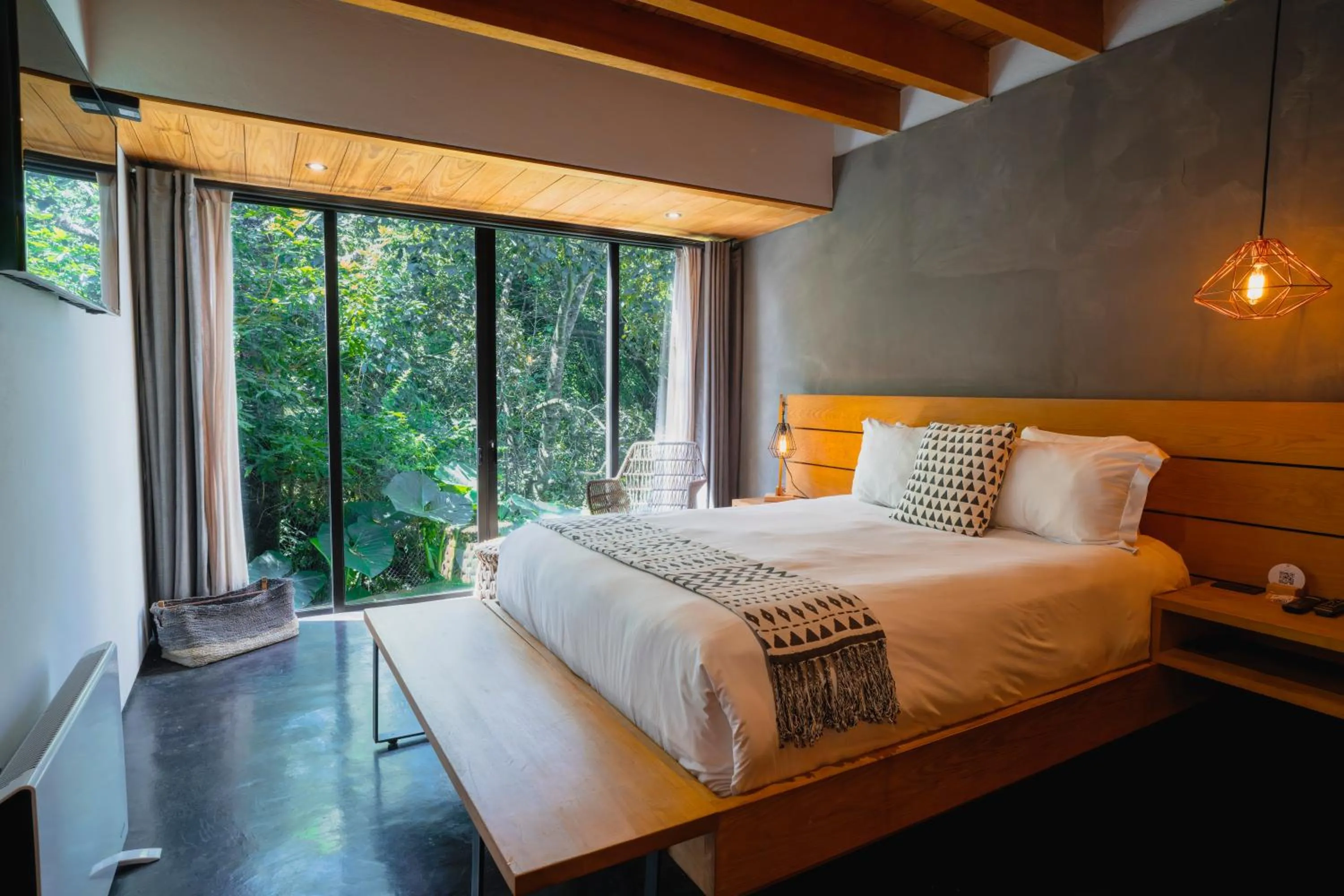 Queen Room in Casa Chichipicas Hotel Boutique