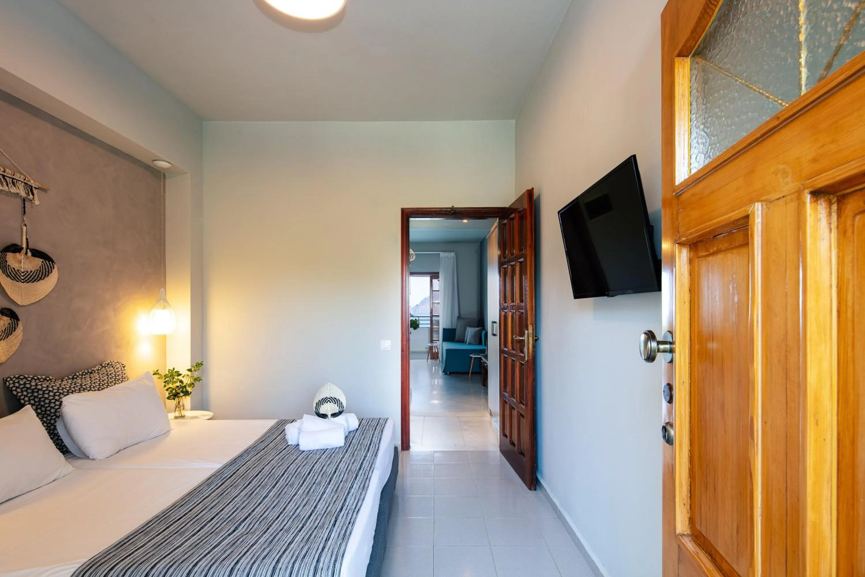 TV and multimedia, Bed in Anthos Apartments