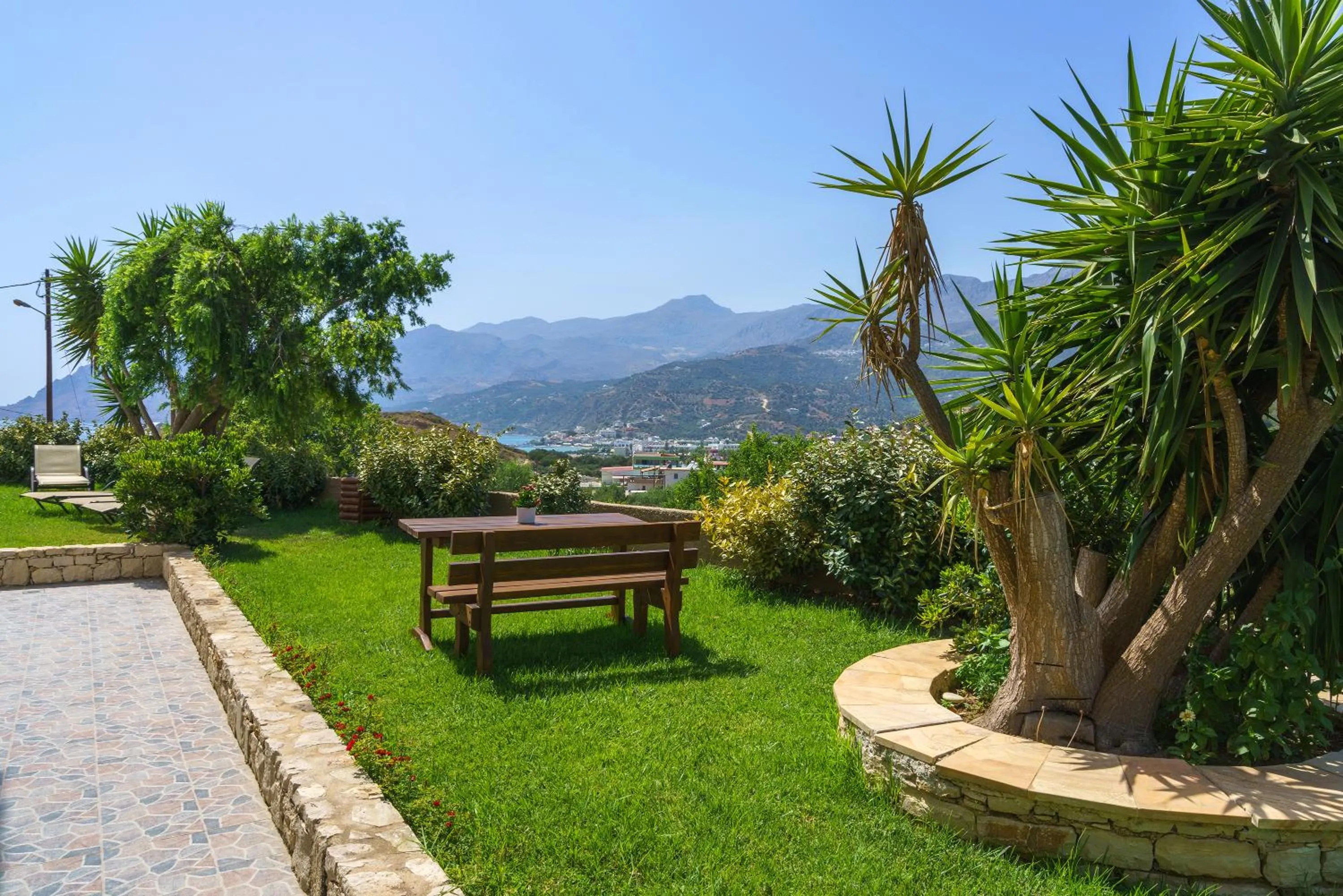 Garden in Anthos Apartments