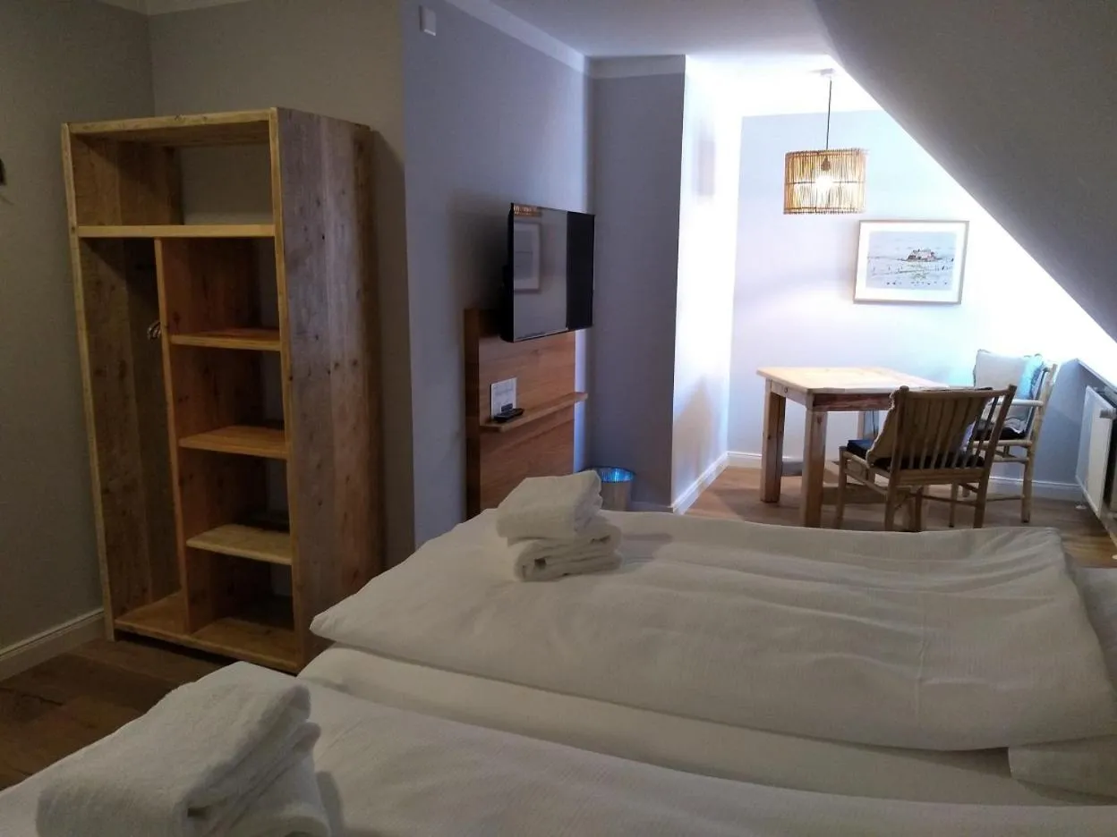 Photo of the whole room, Bed in Tetens Gasthof