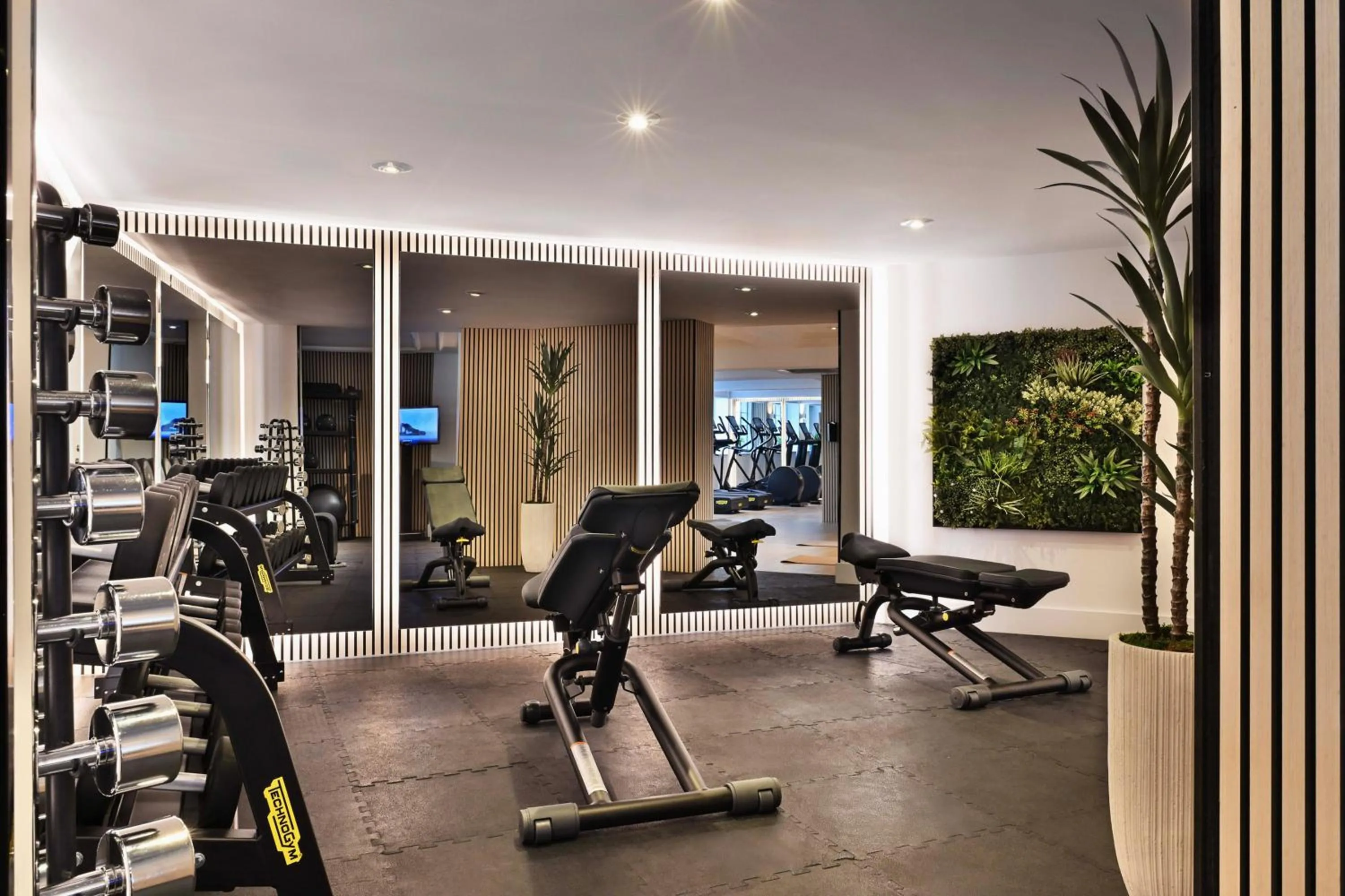 Fitness centre/facilities in Melia White House Hotel