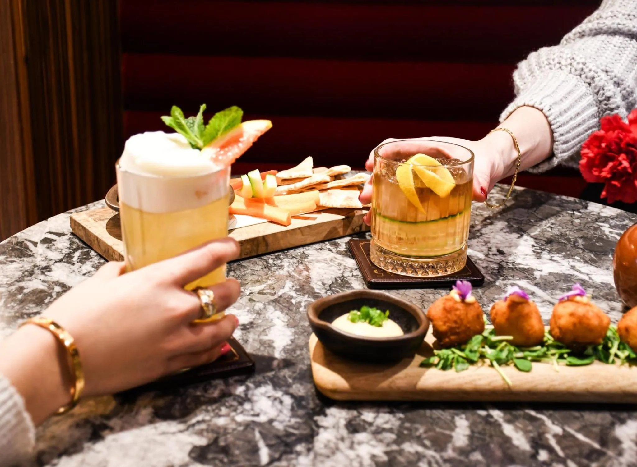 Restaurant/places to eat in Melia White House Hotel