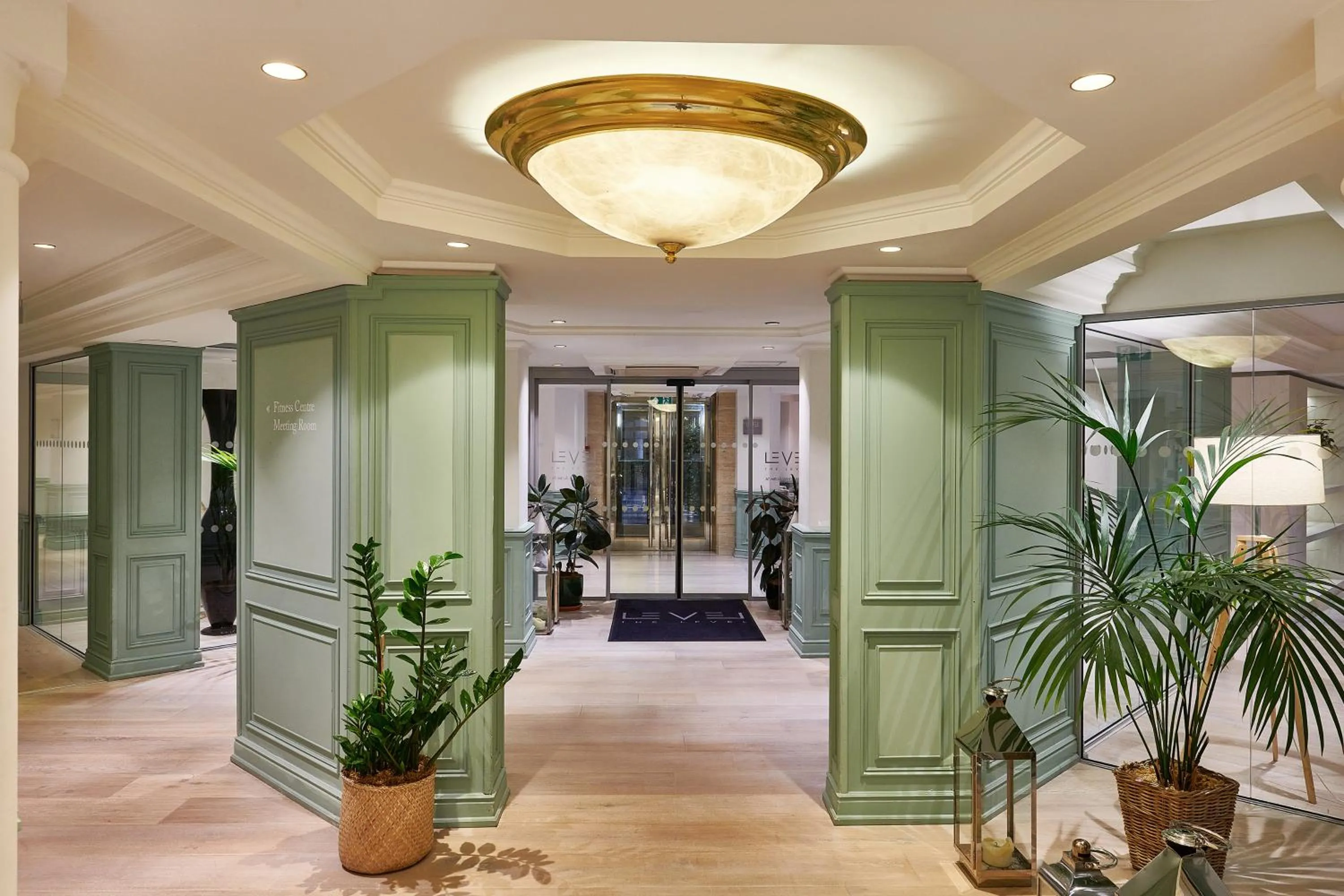 elevator in Melia White House Hotel