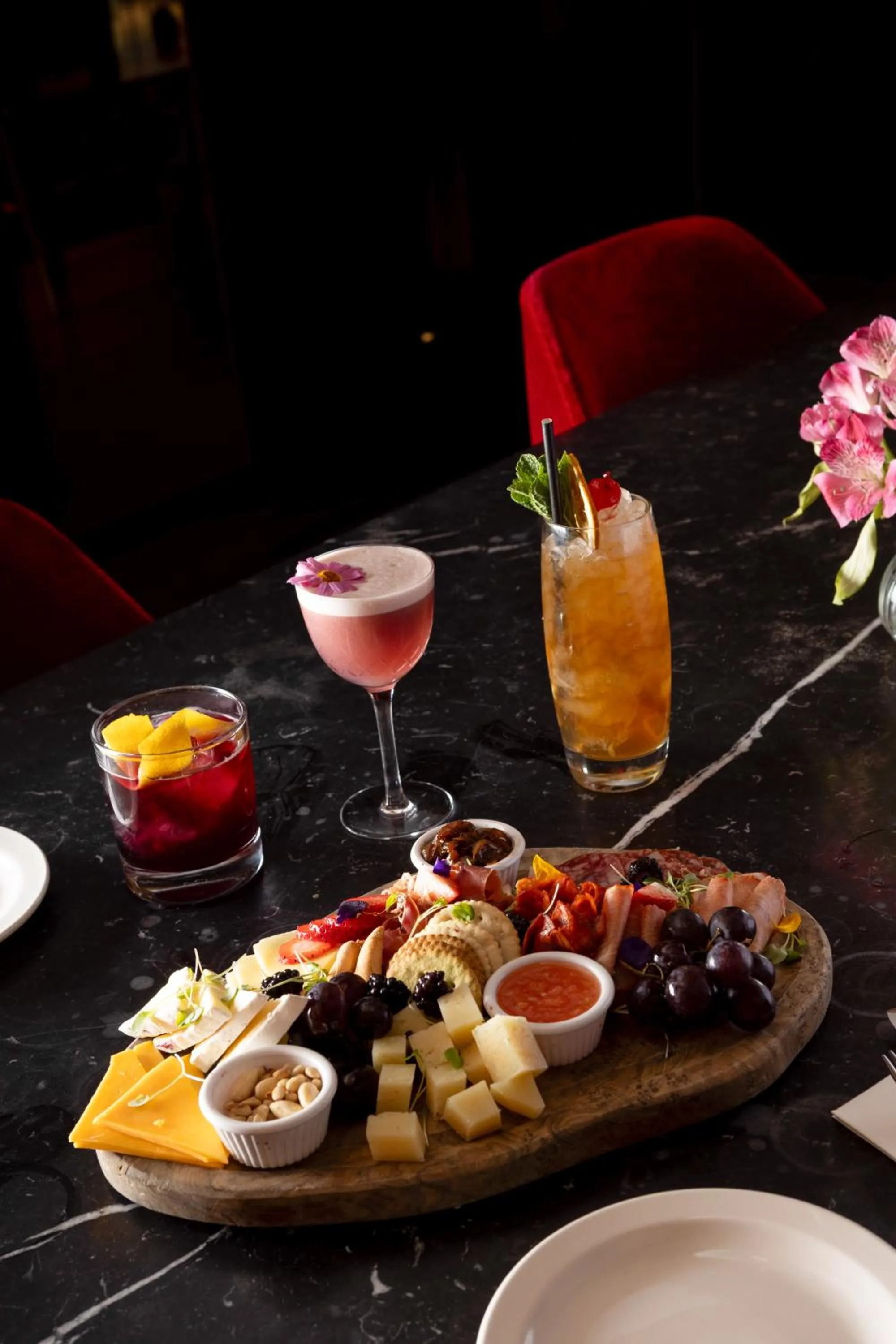 Food and drinks in Melia White House Hotel