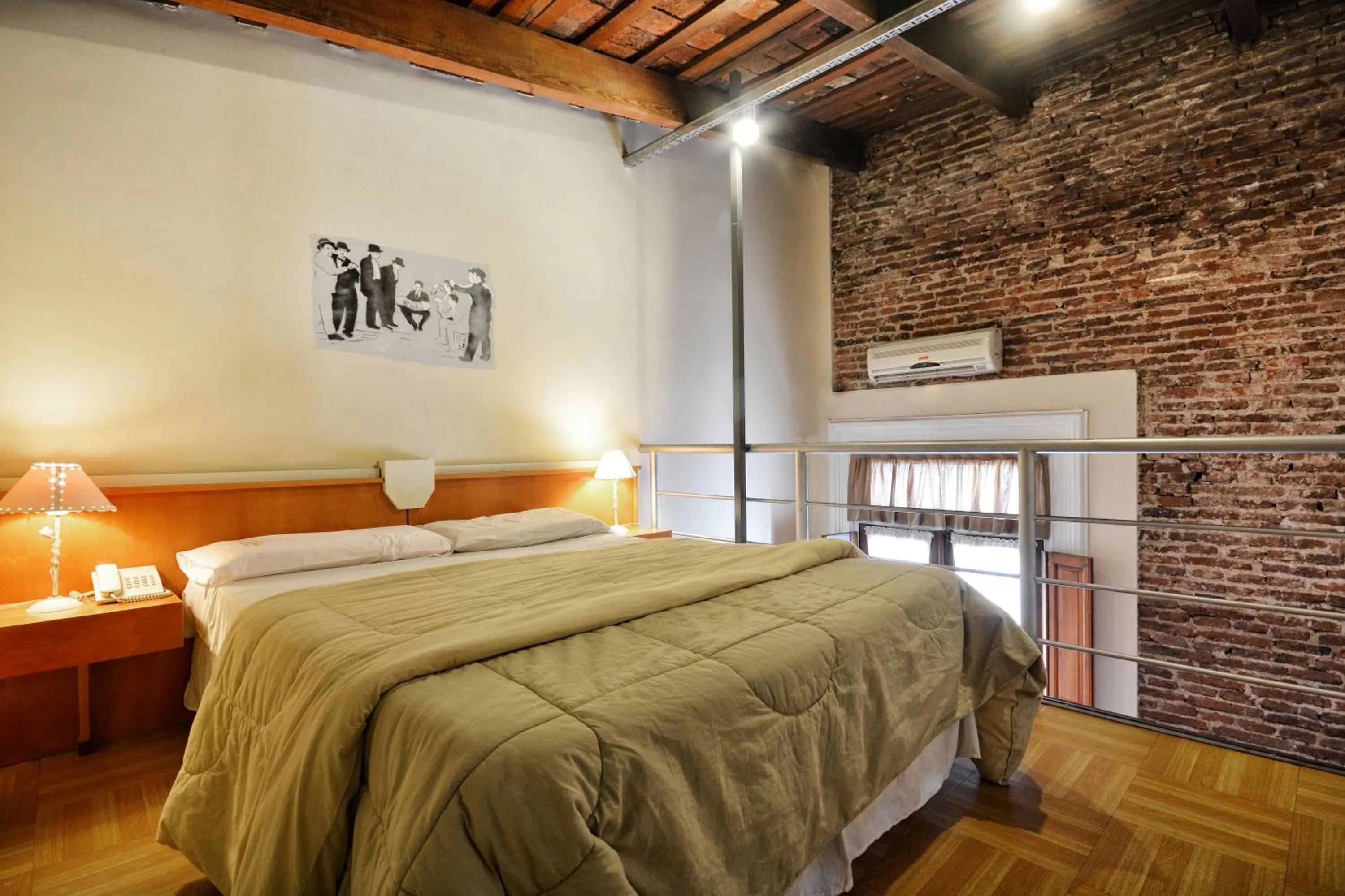 Bedroom, Bed in La Fresque Hotel