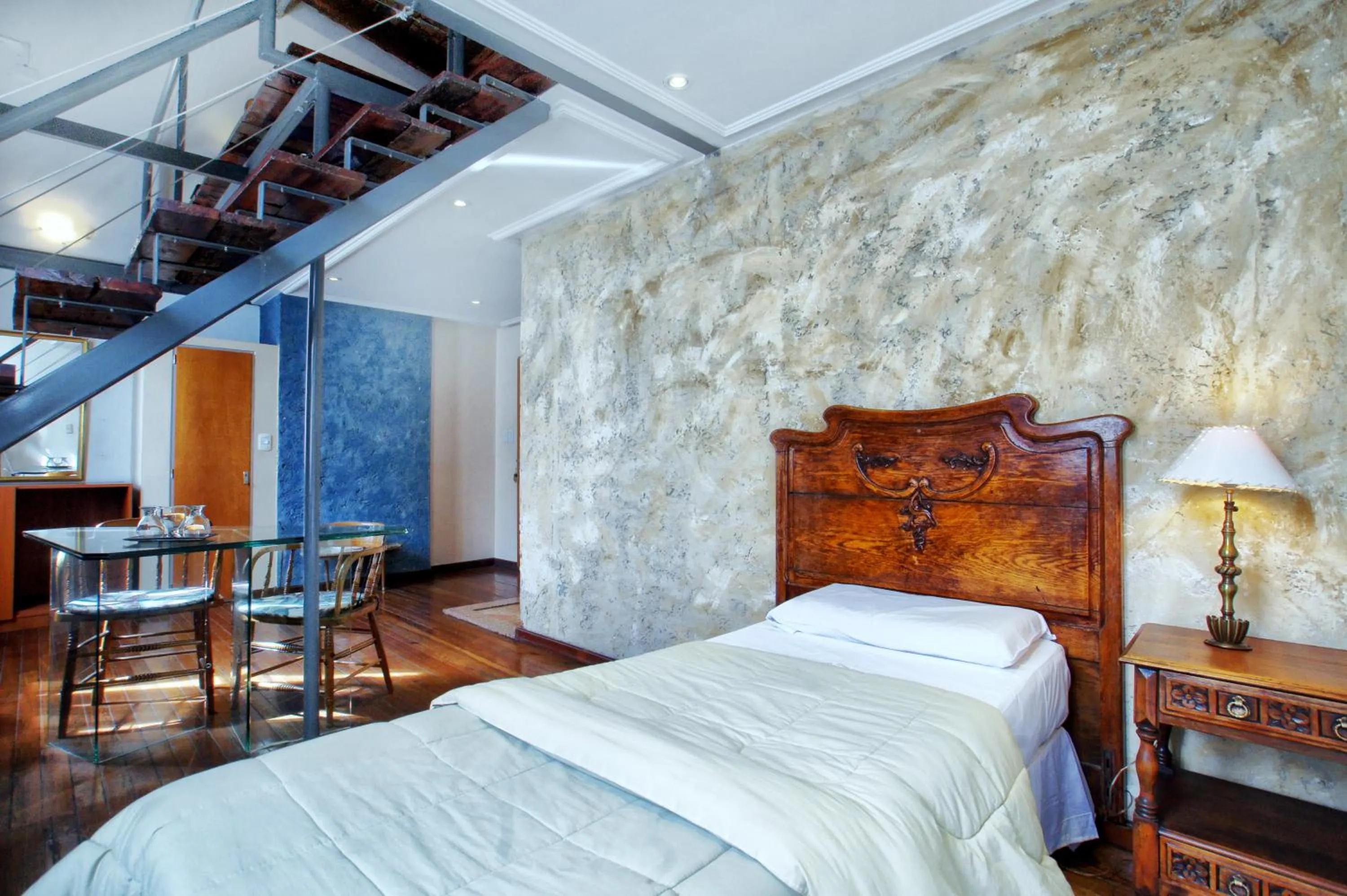 Bedroom, Bed in La Fresque Hotel