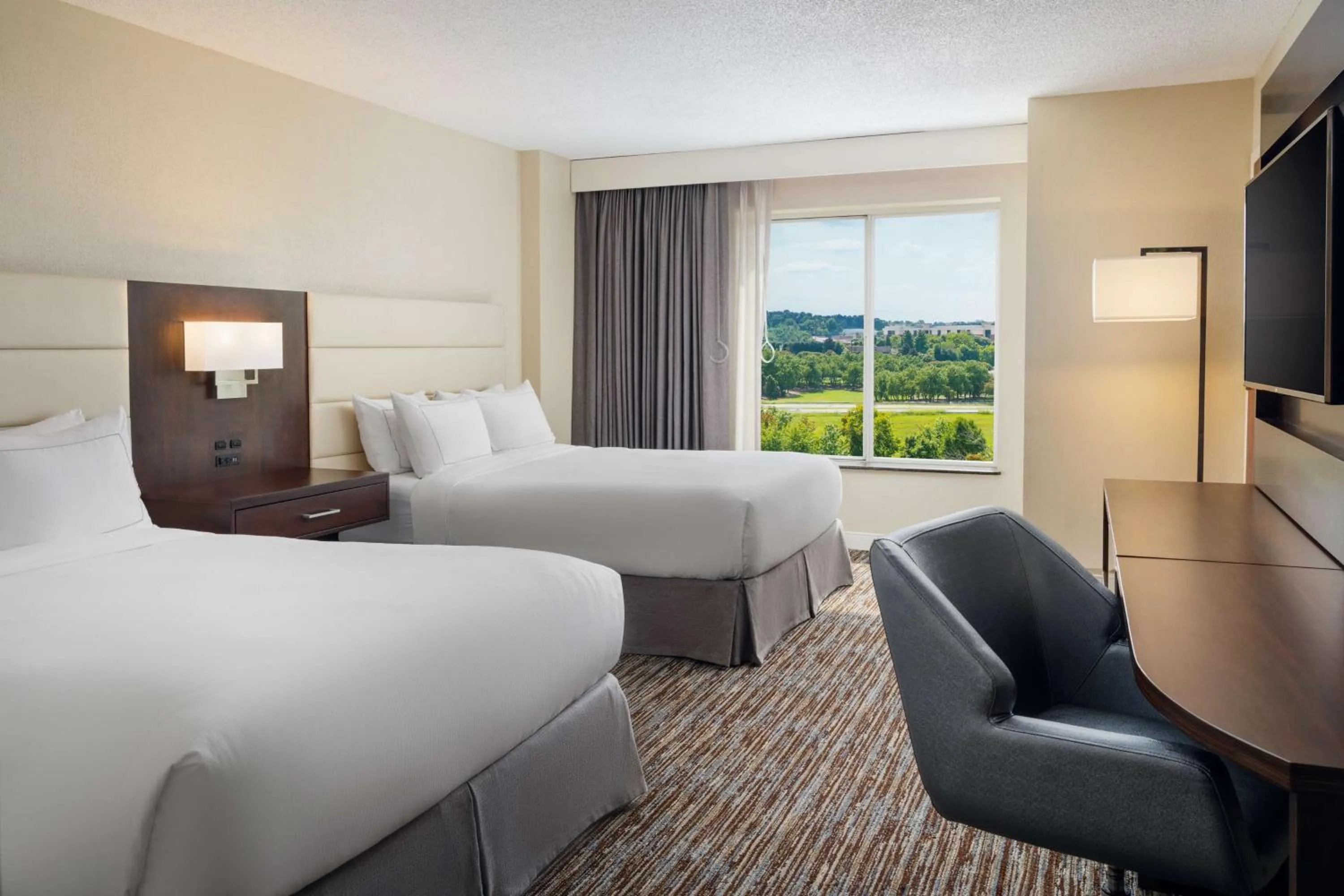 Bed in DoubleTree by Hilton Greensboro