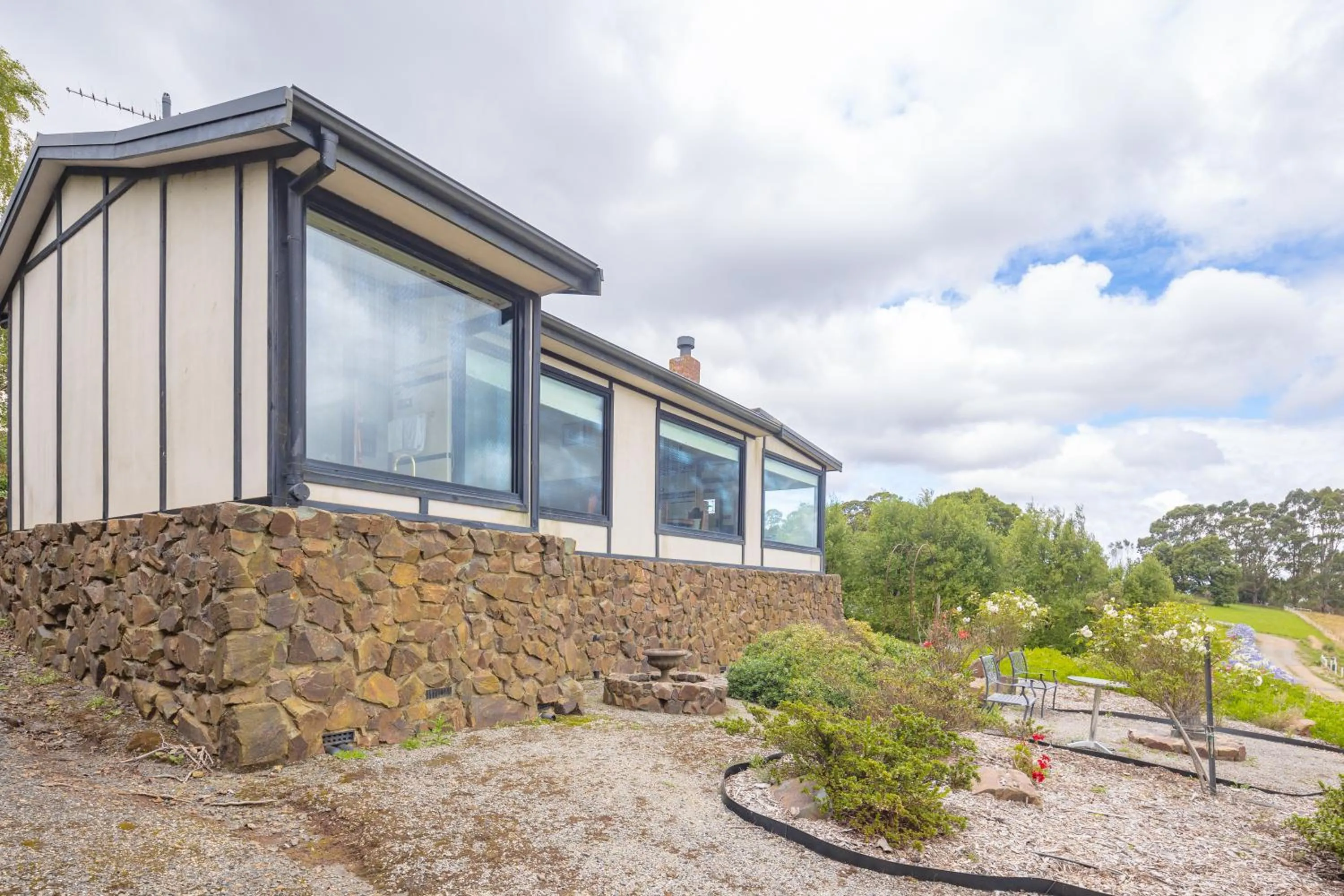 Property building in A Cottage with a View at Tudor Ridge