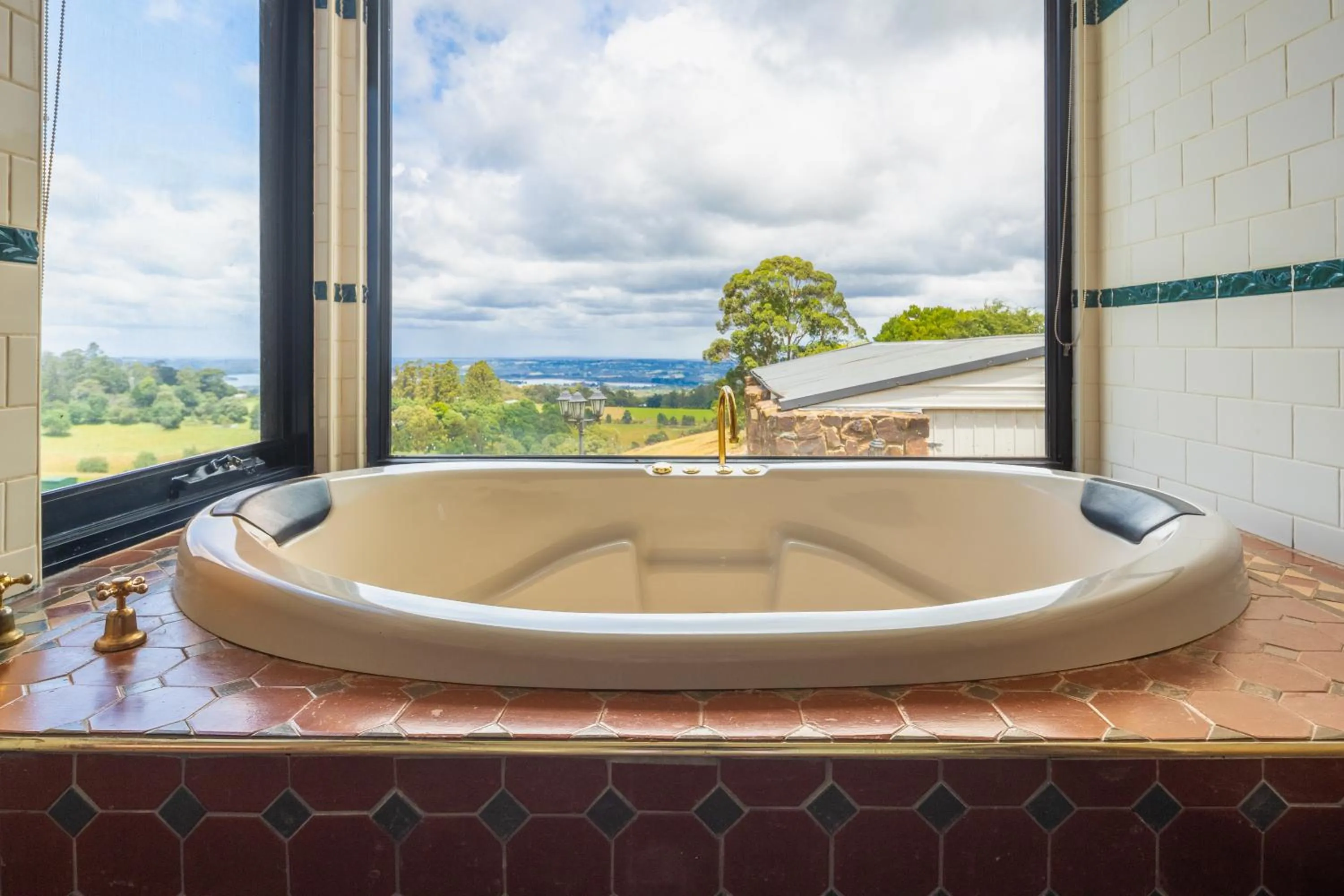 Bathroom in A Cottage with a View at Tudor Ridge