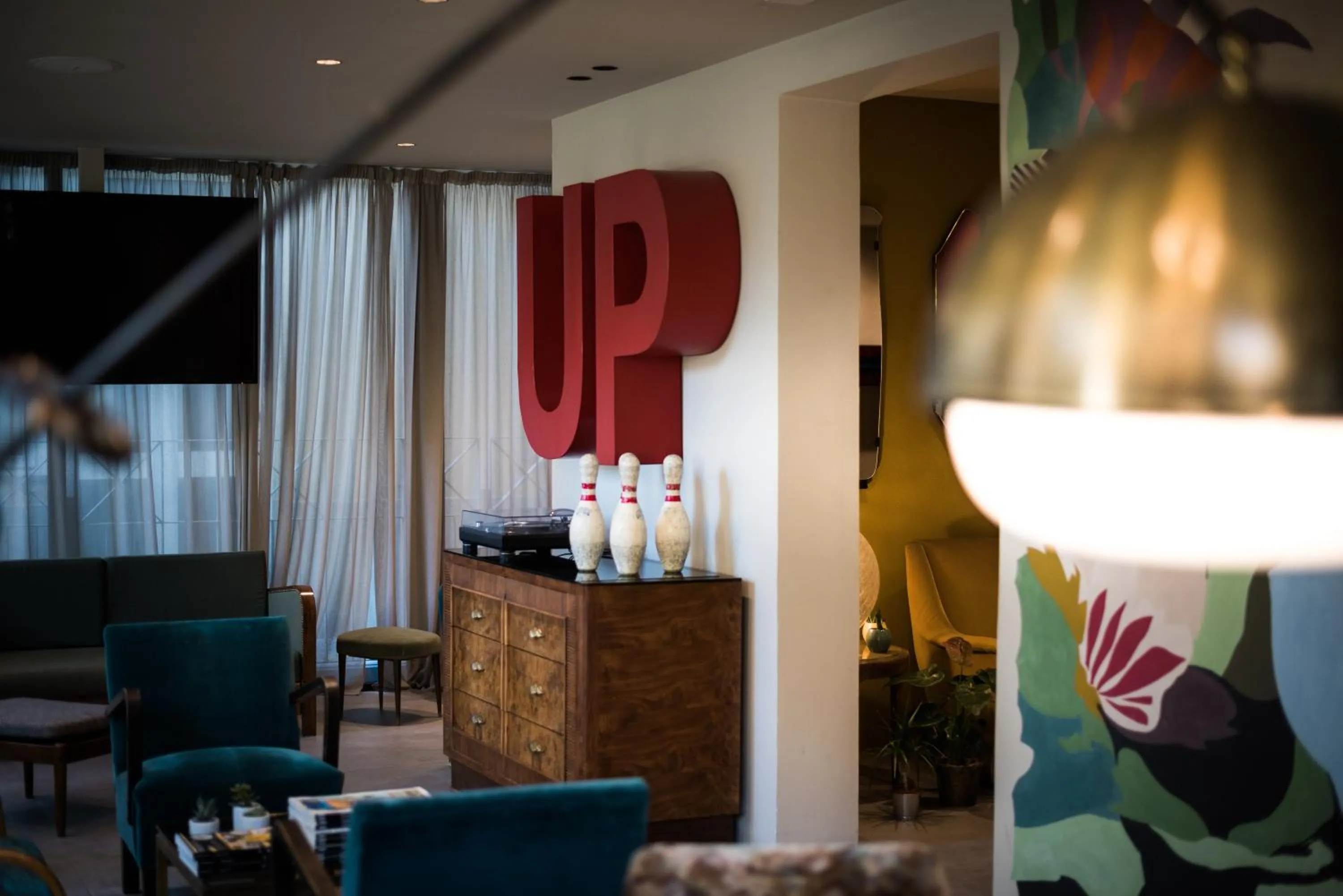 Communal lounge/ TV room in Up Hotel