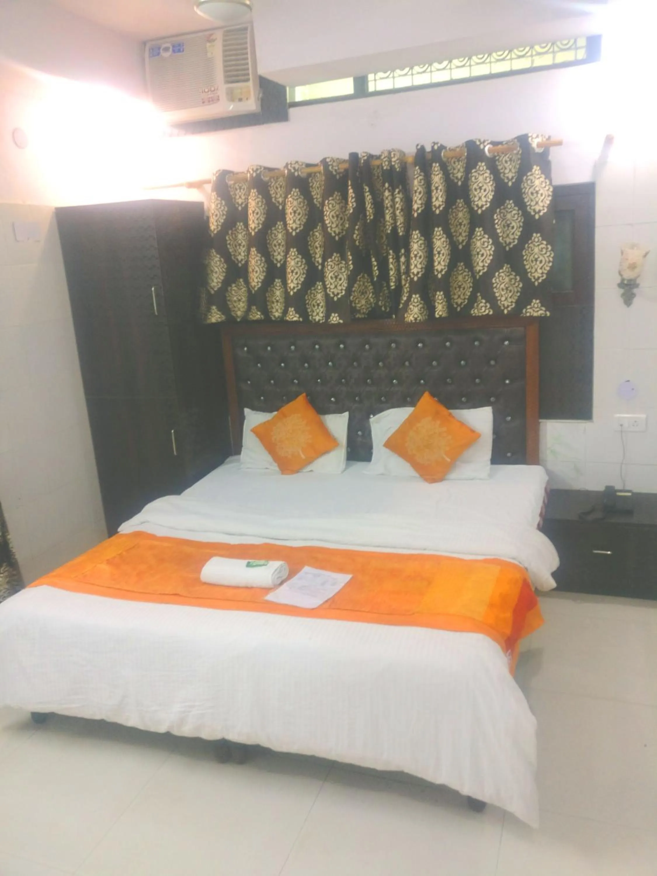 Bed in Hotel Embassy