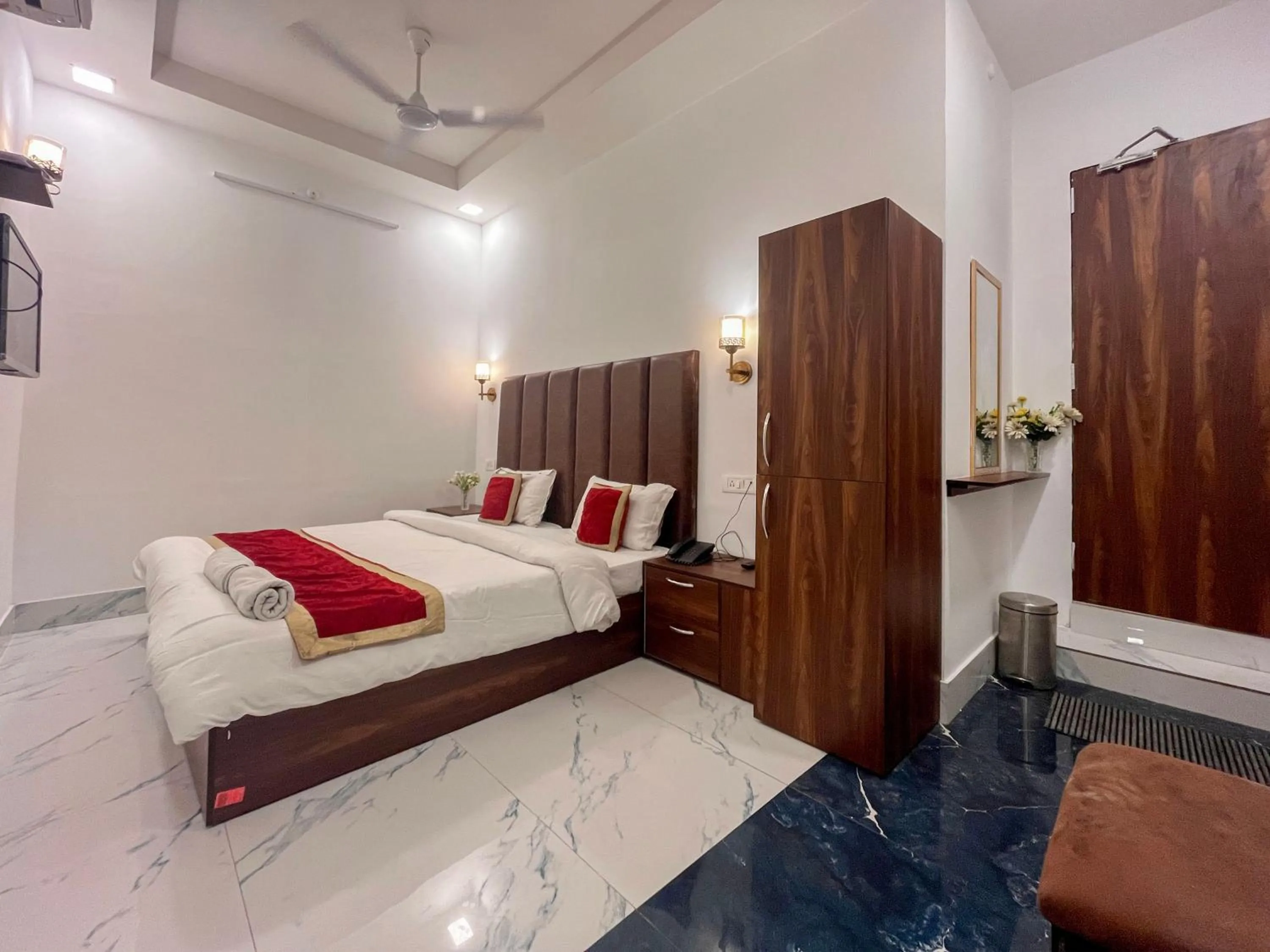 Bed in Hotel Embassy