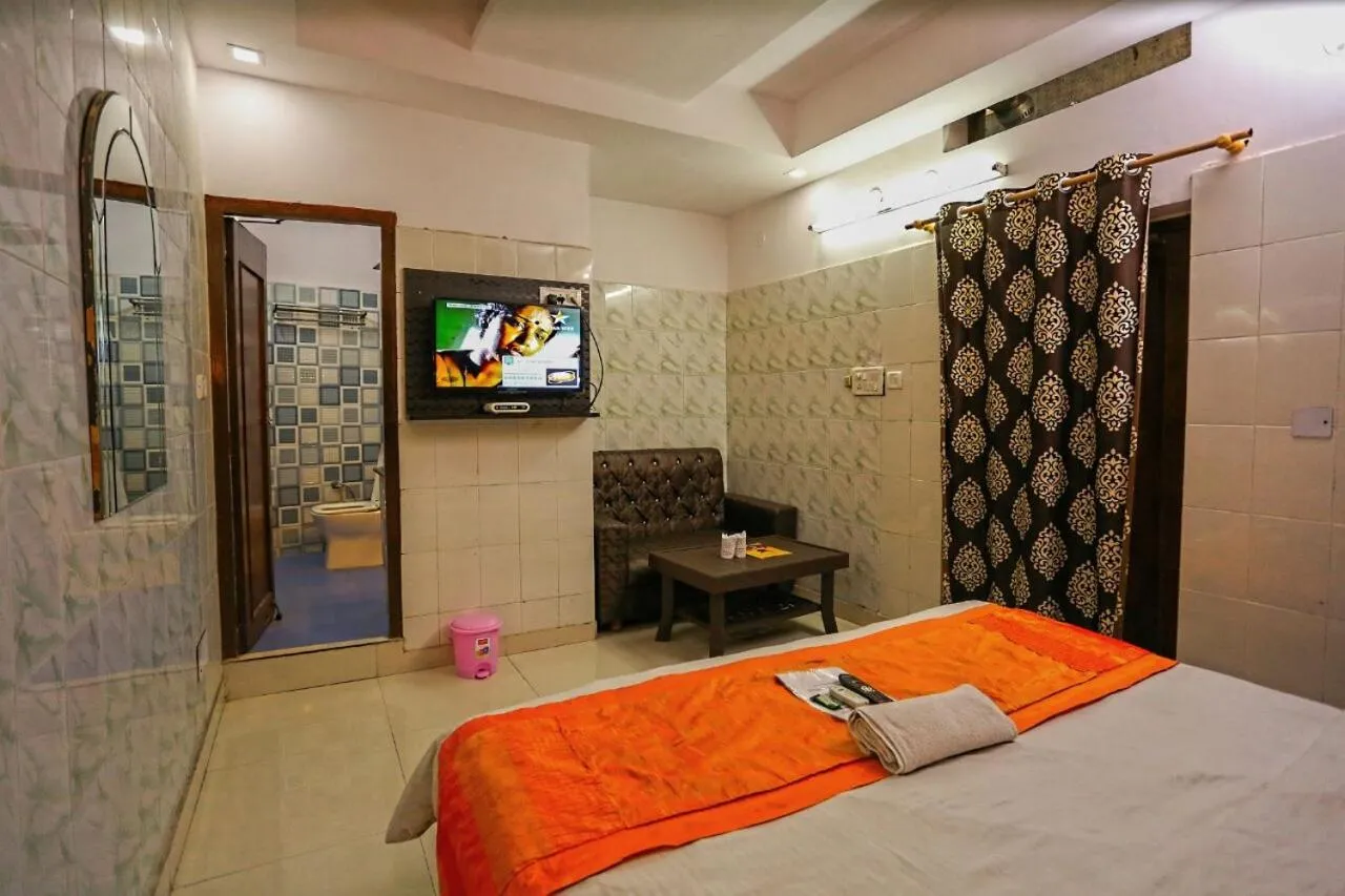 Bed in Hotel Embassy