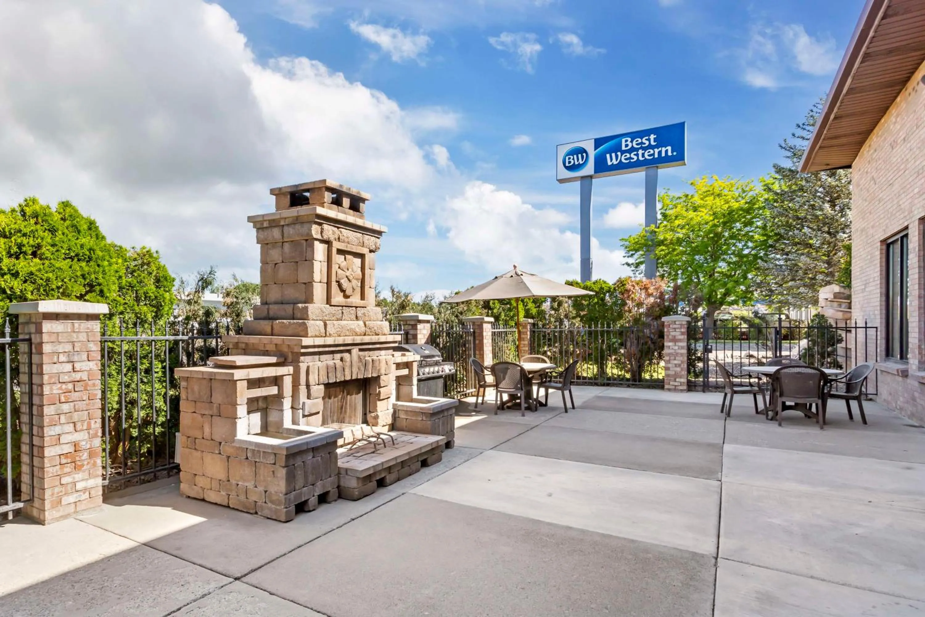 Property building in Best Western Elko Inn