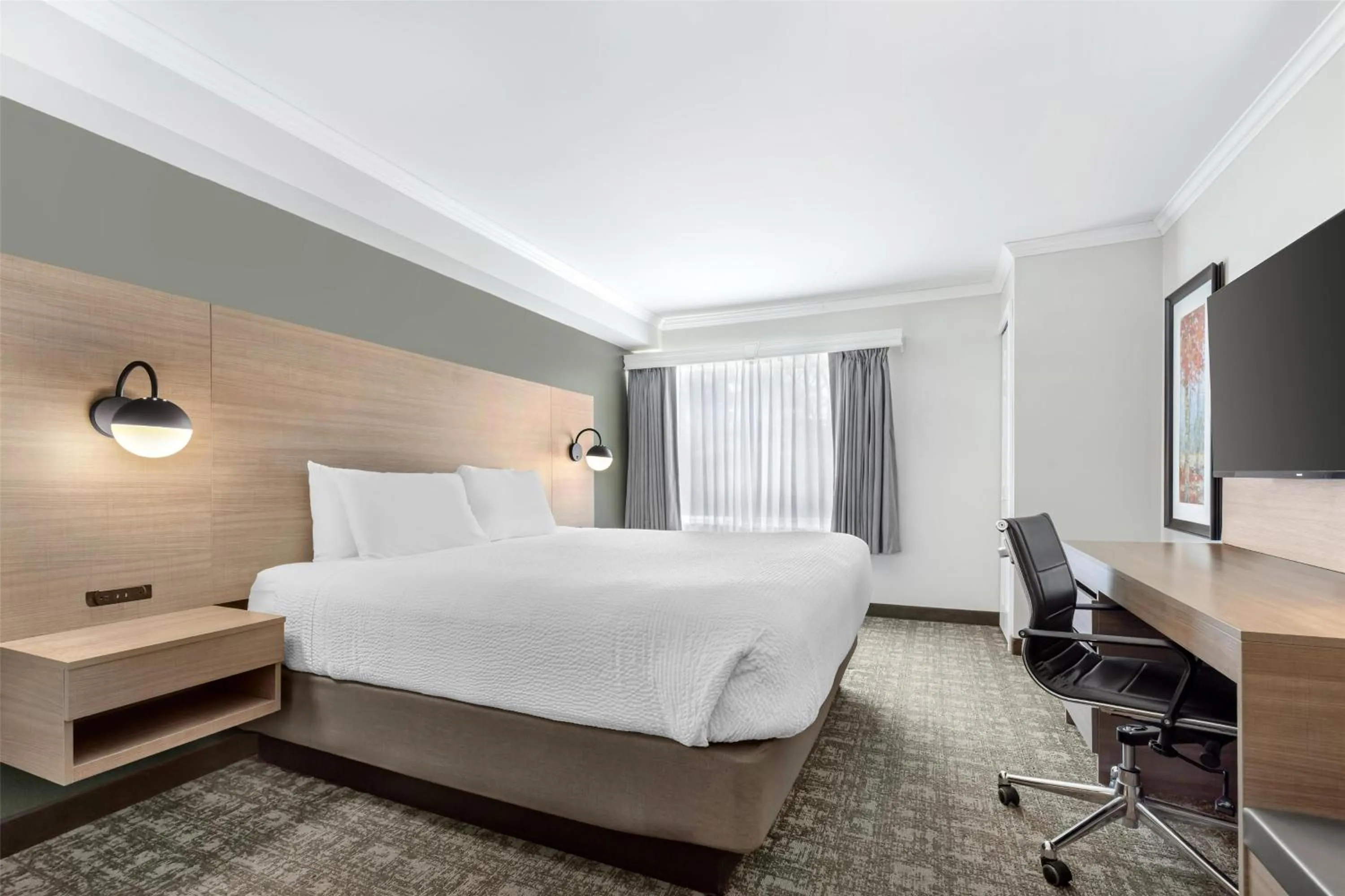 Photo of the whole room, Bed in Best Western Plus Windjammer Inn & Conference Center