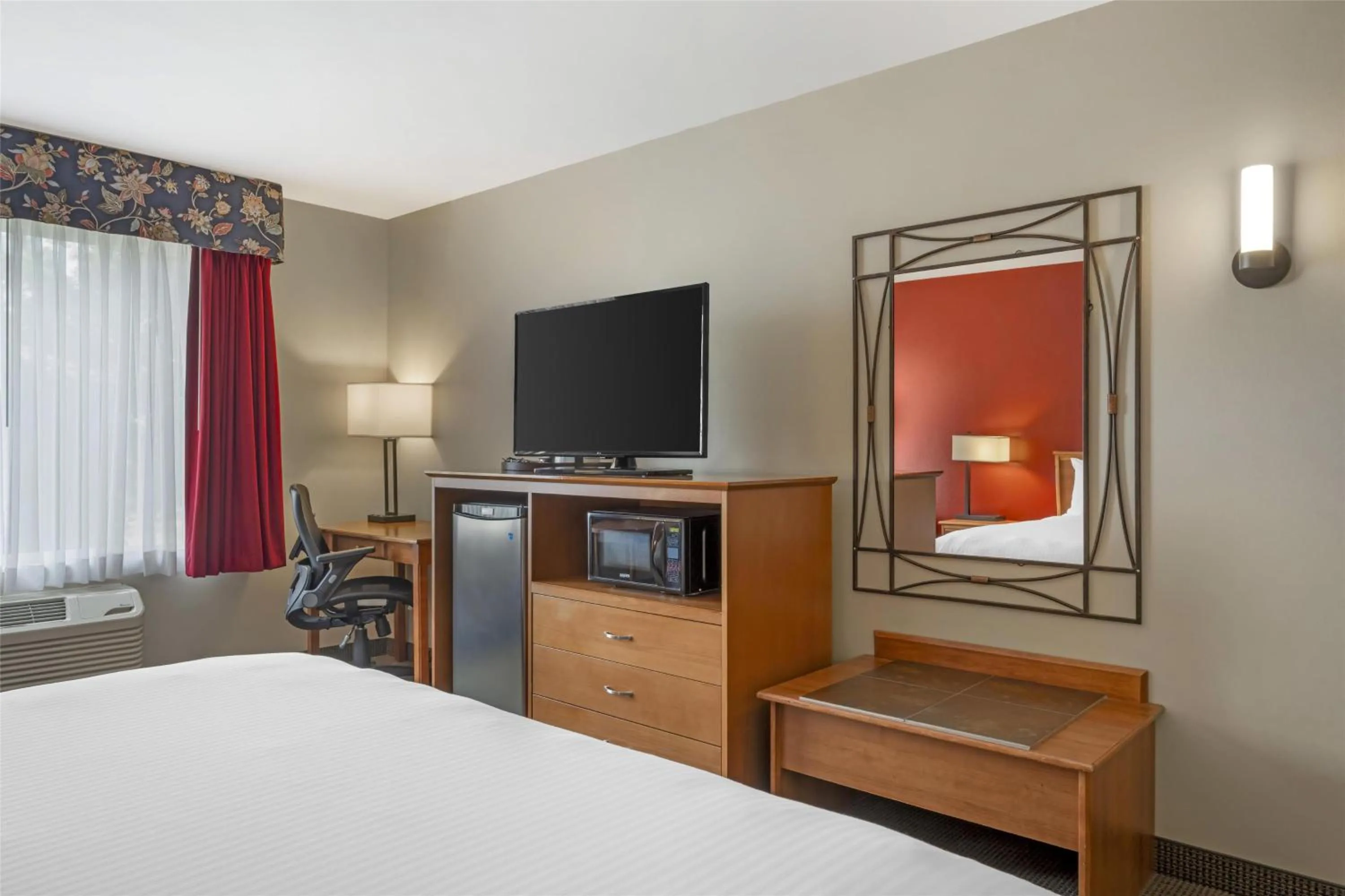 Bedroom, Bed in Best Western Bronco Inn