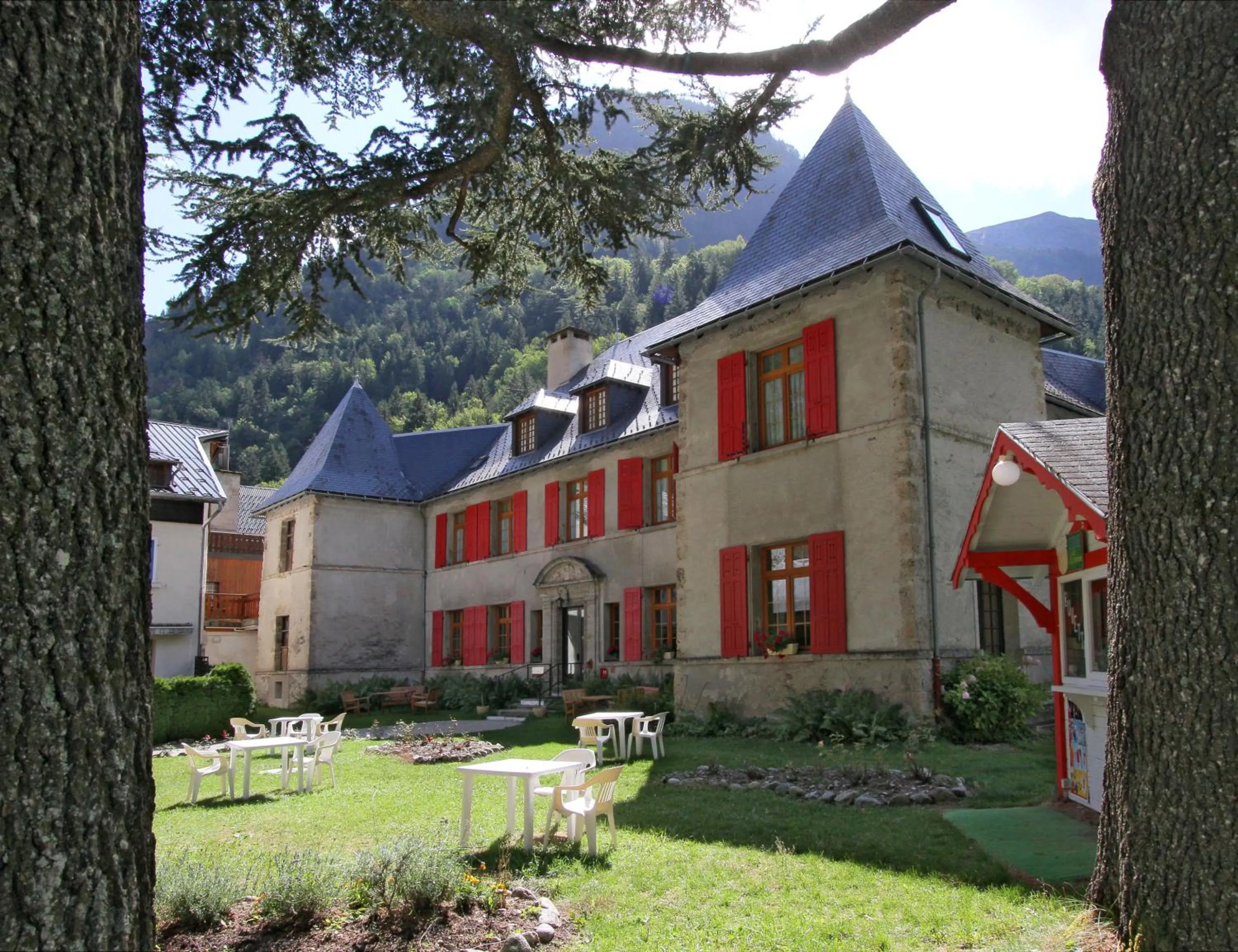 Facade/entrance in Chateau De La Muzelle