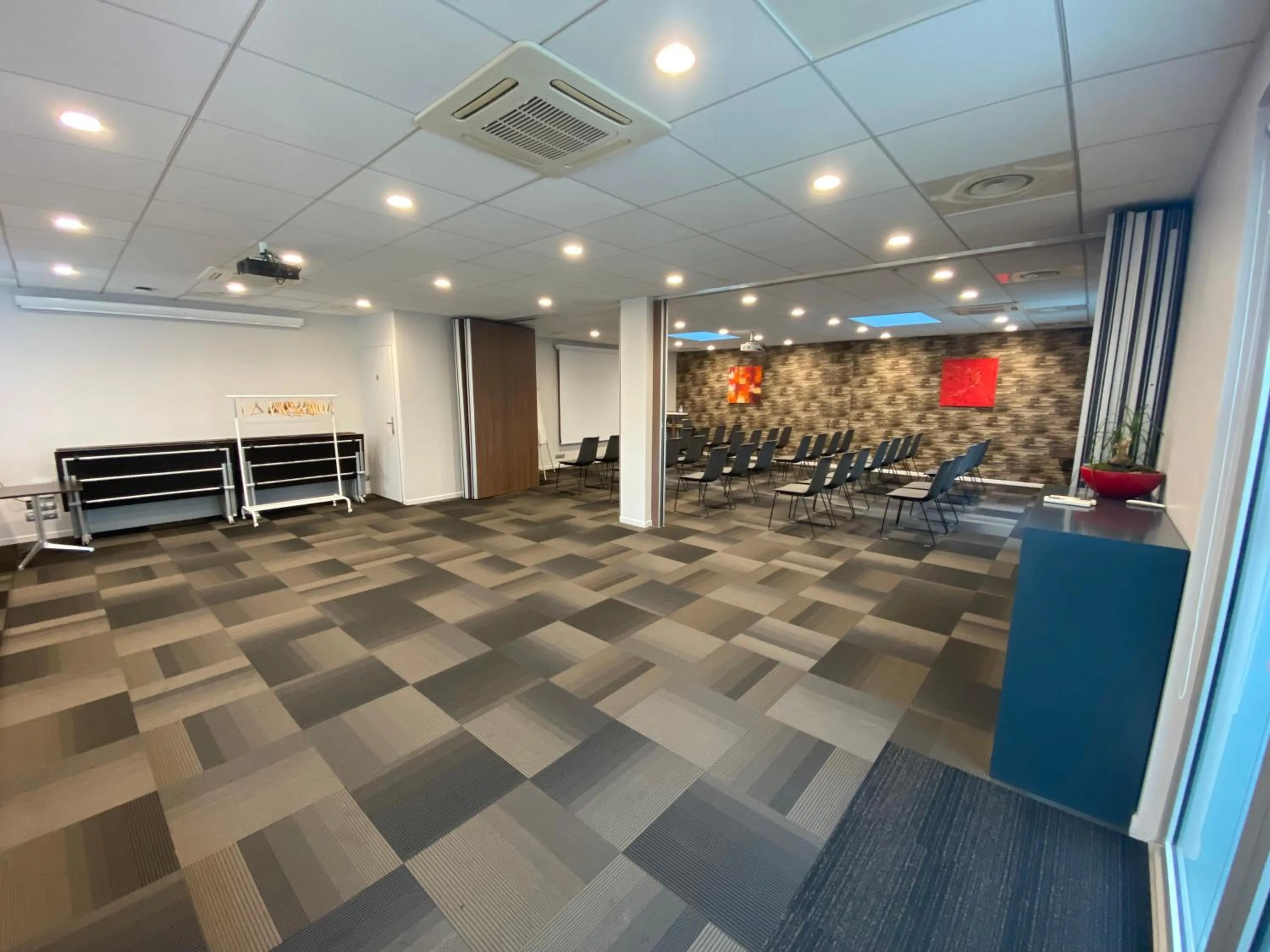 Meeting/conference room in Novotel SPA Rennes Centre Gare