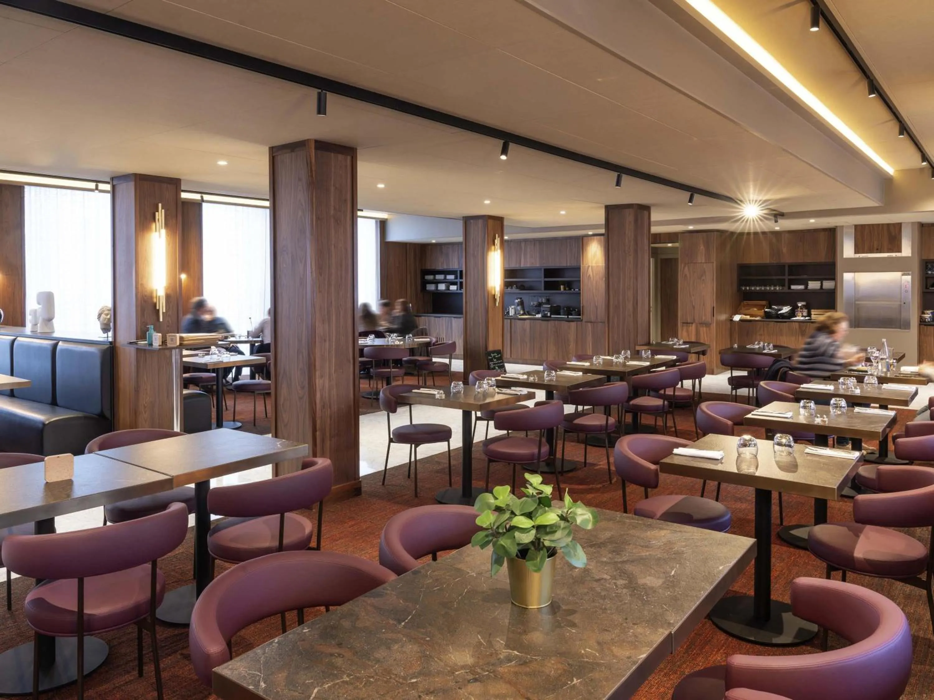 Restaurant/places to eat in Novotel SPA Rennes Centre Gare