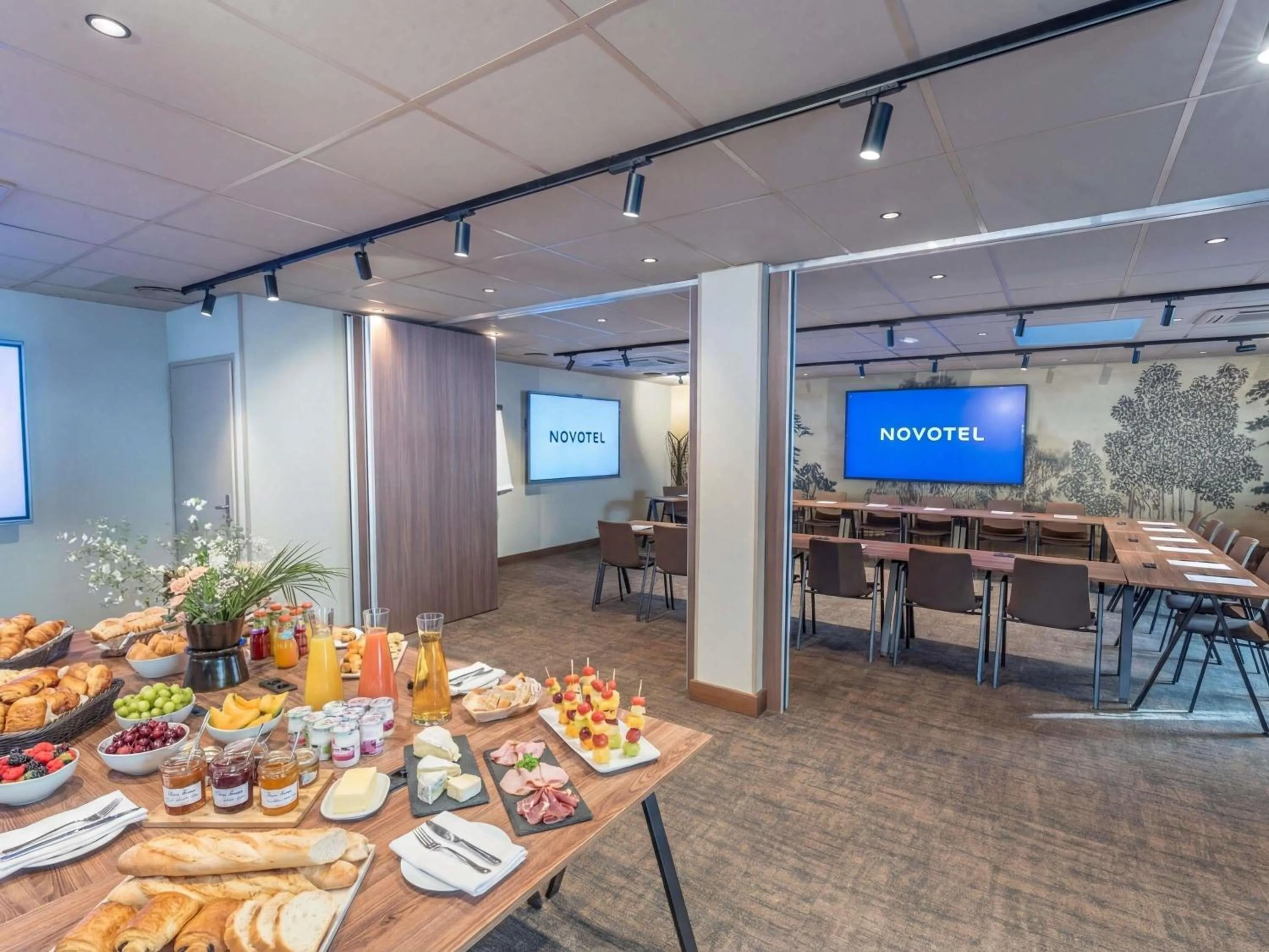 Meeting/conference room in Novotel SPA Rennes Centre Gare