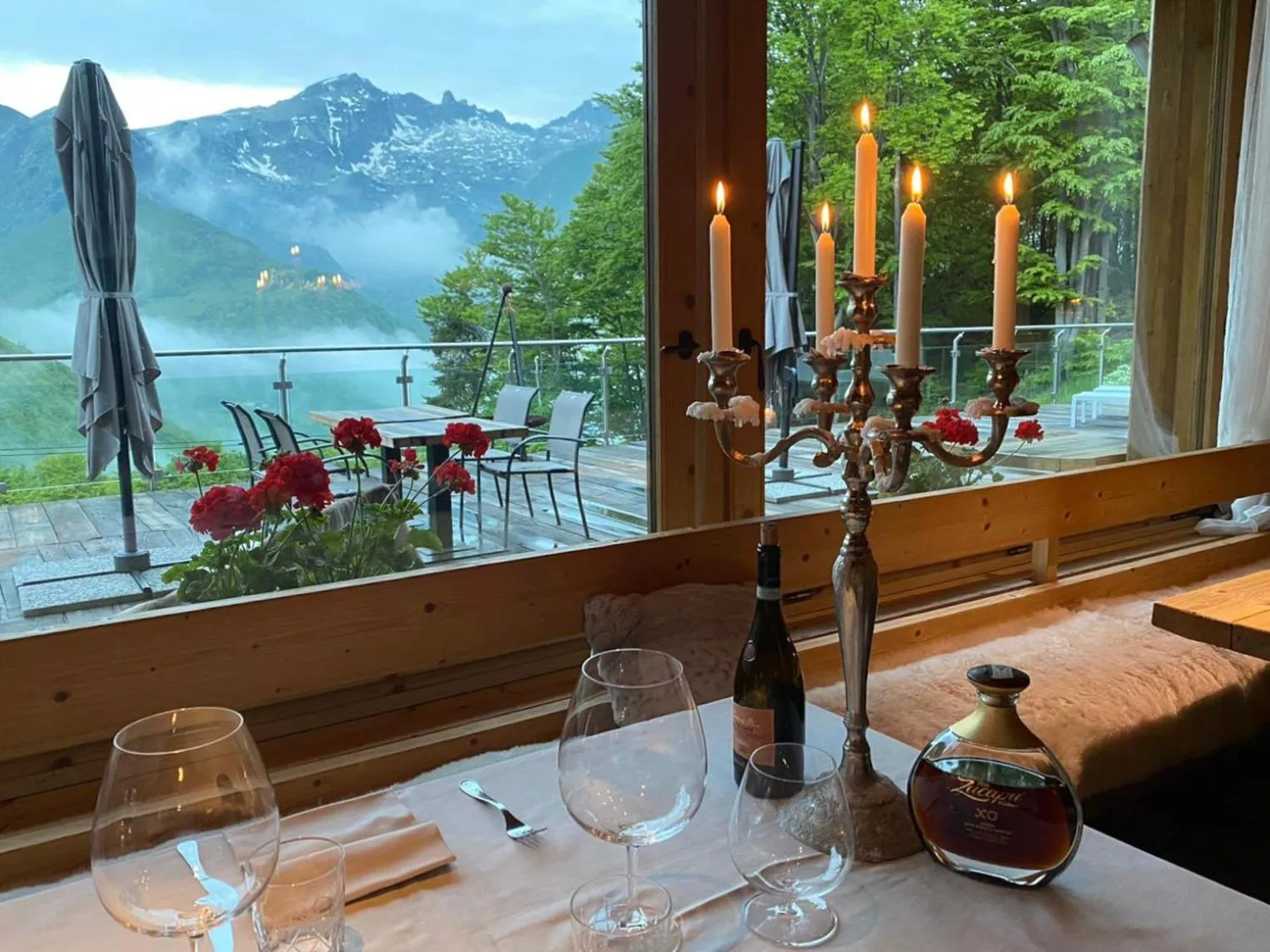 Restaurant/places to eat in Chalet Morel 1586 Hotel & Spa