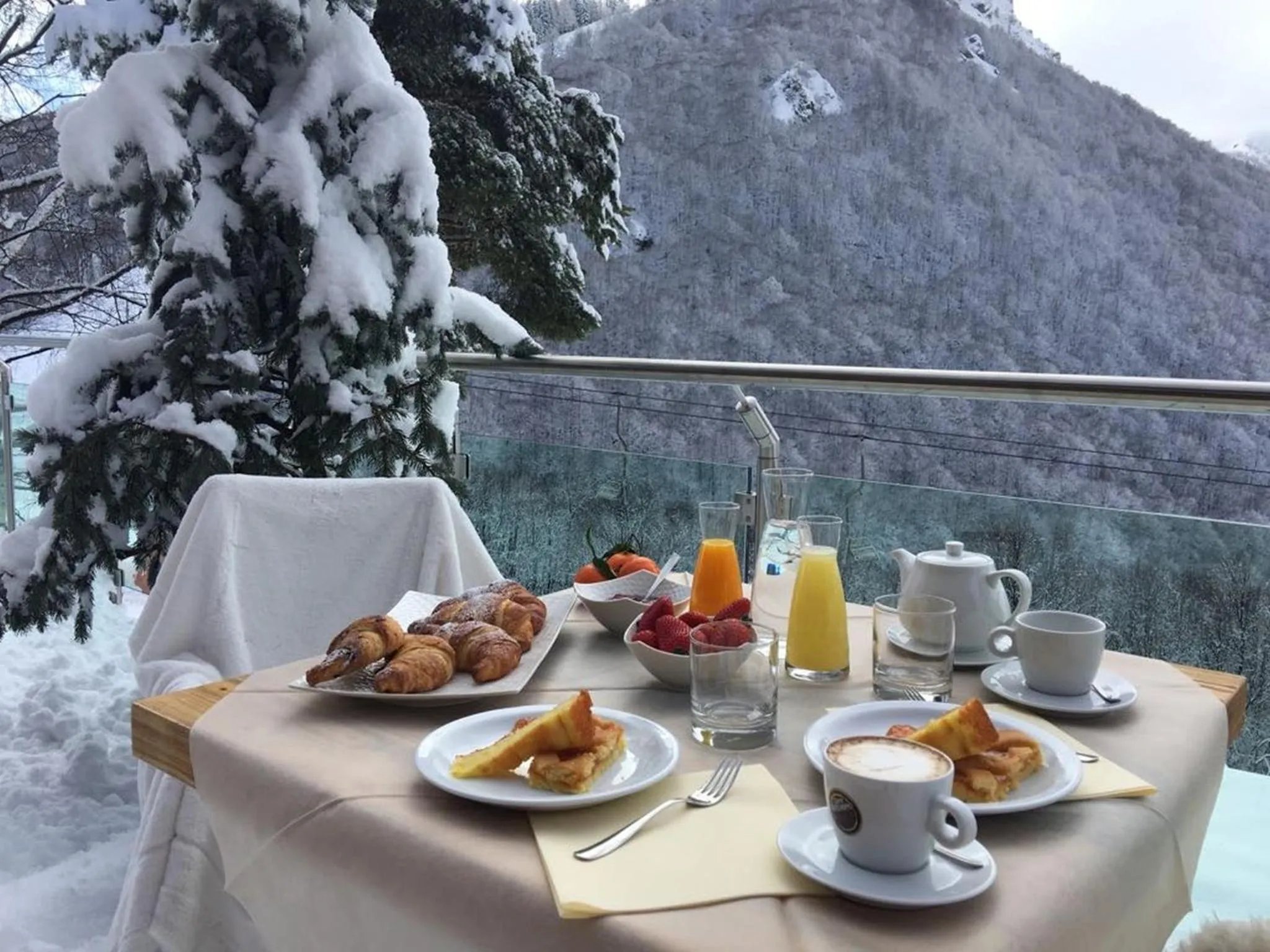 Restaurant/places to eat in Chalet Morel 1586 Hotel & Spa