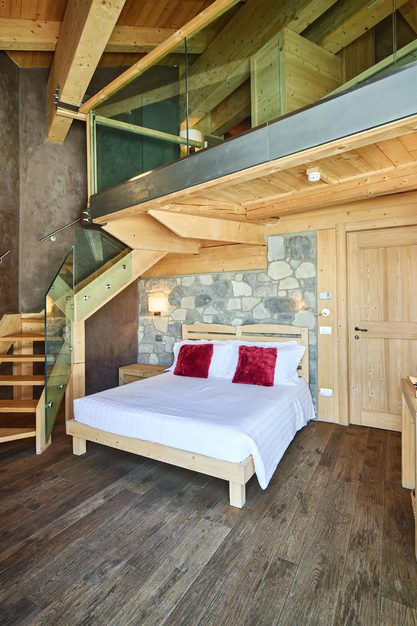 Bedroom, Bed in Chalet Morel 1586 Hotel & Spa