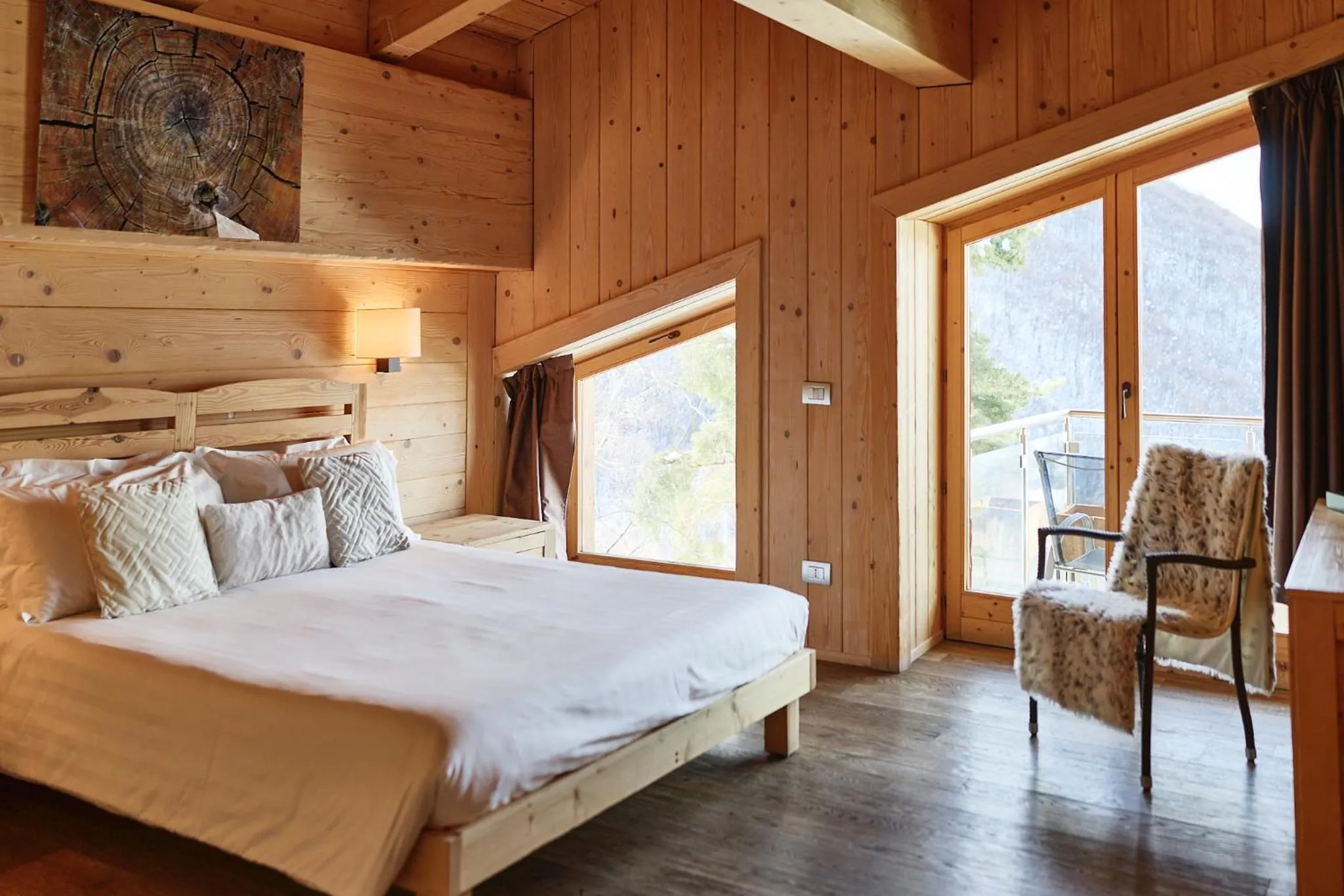 Bedroom, Bed in Chalet Morel 1586 Hotel & Spa