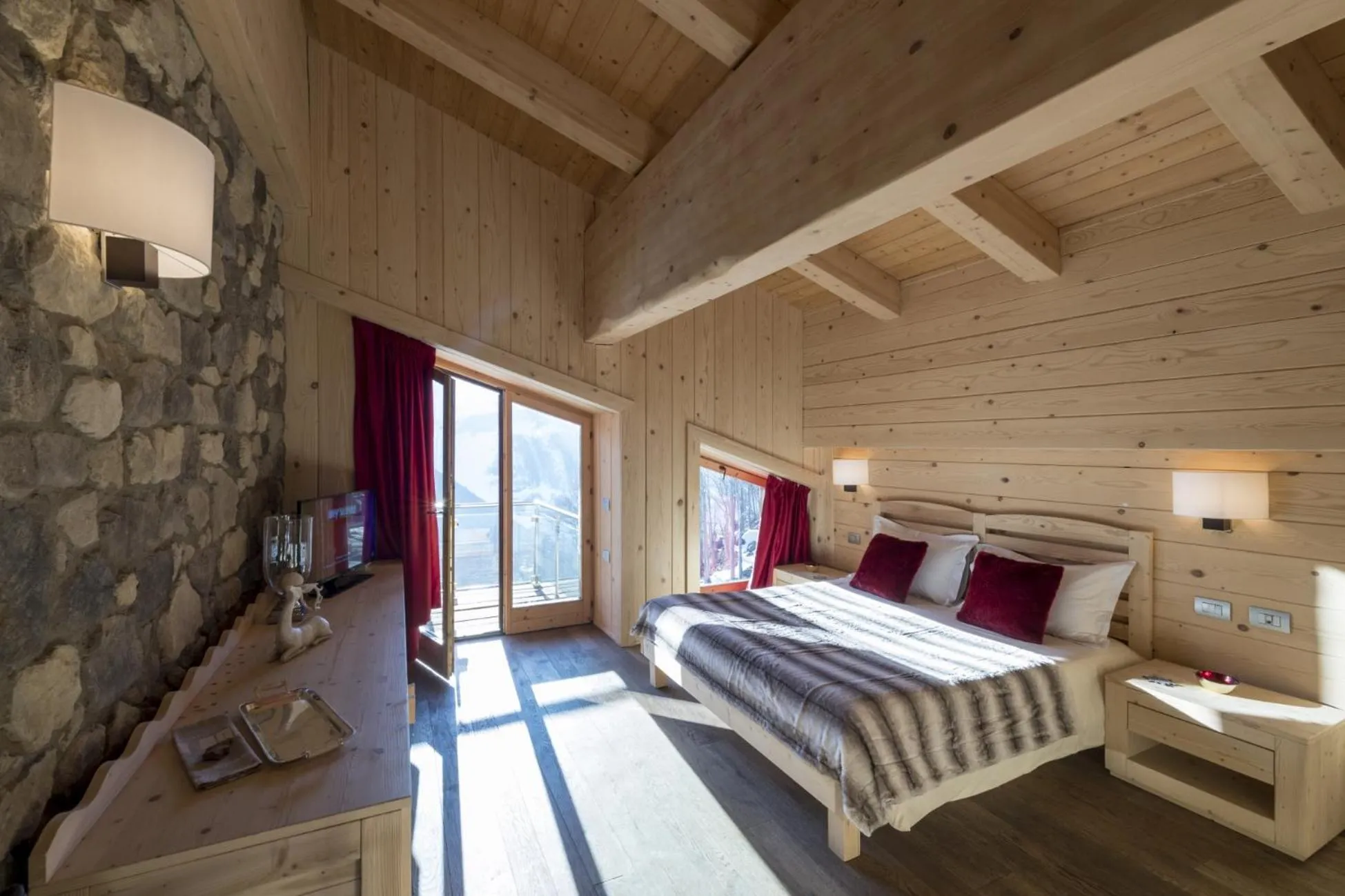 Photo of the whole room in Chalet Morel 1586 Hotel & Spa