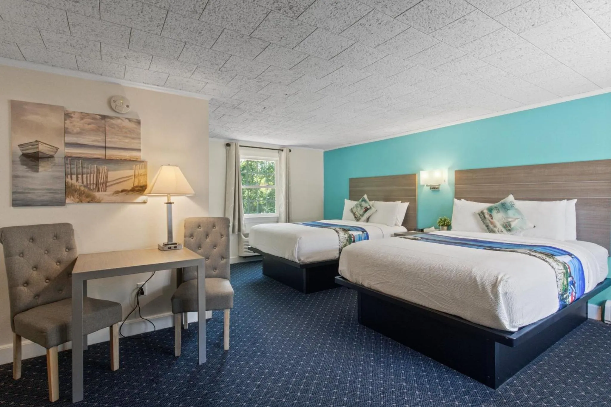 Photo of the whole room, Bed in Olde Tavern Motel and Inn - Cape Cod