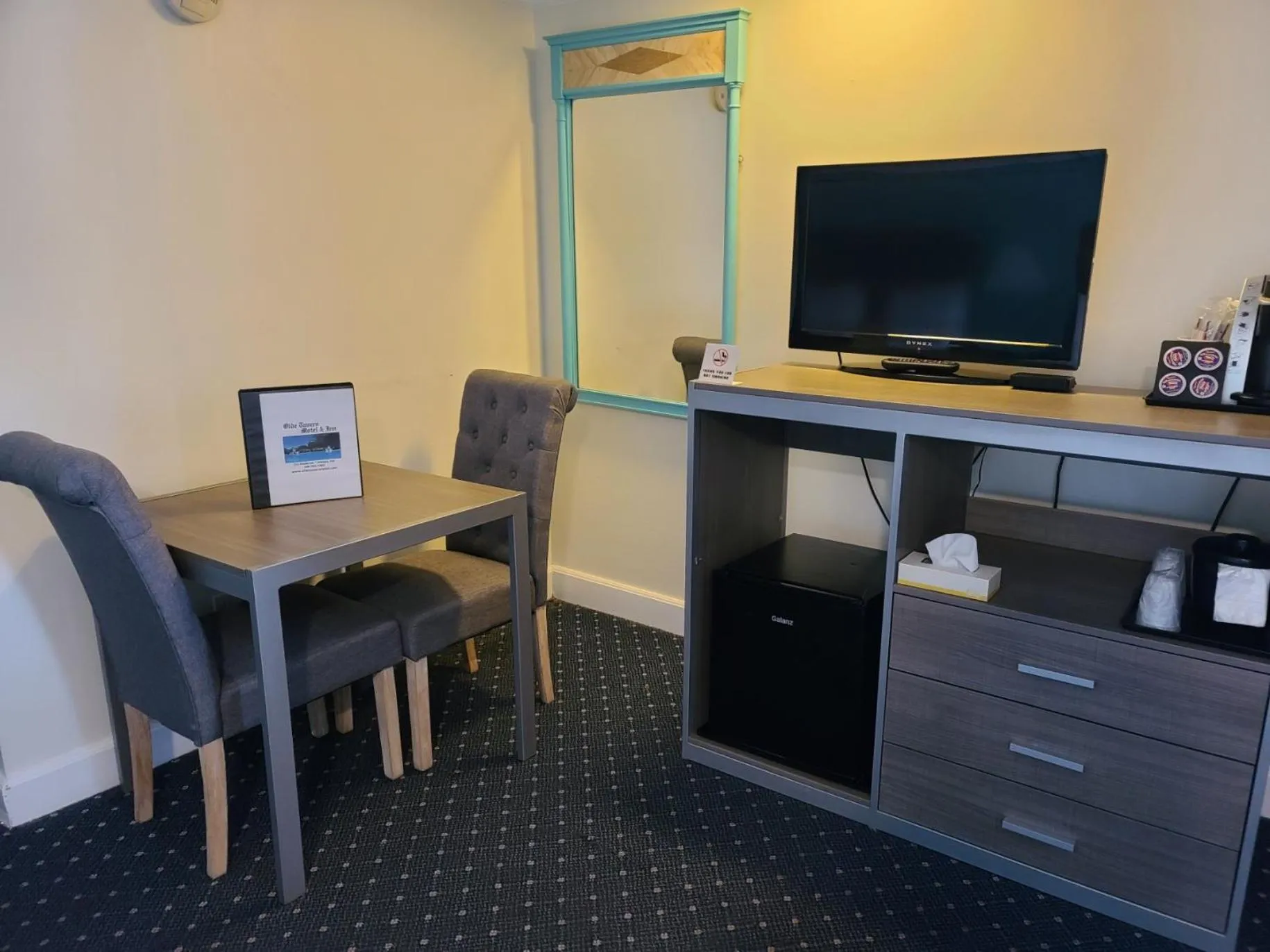 TV and multimedia in Olde Tavern Motel and Inn - Cape Cod