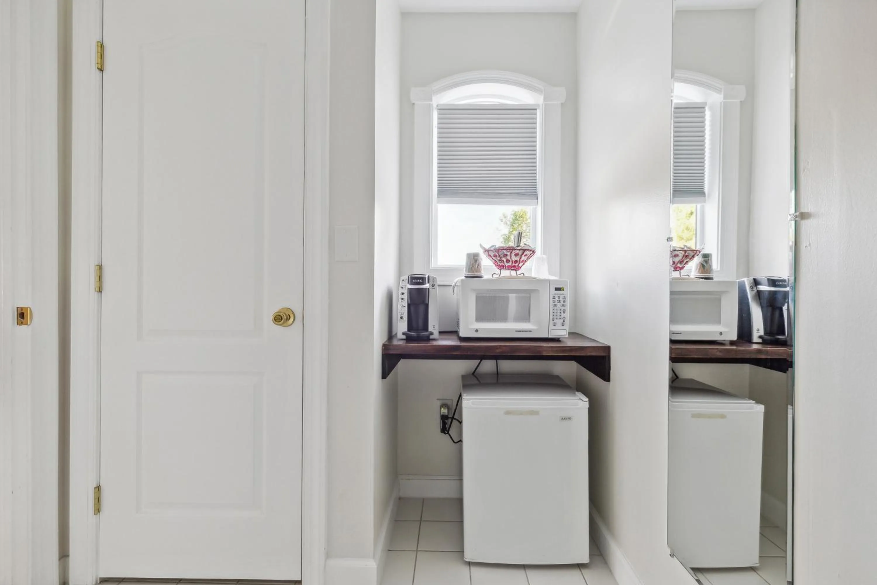 Coffee/tea facilities in The Columbia Inn at Peralynna