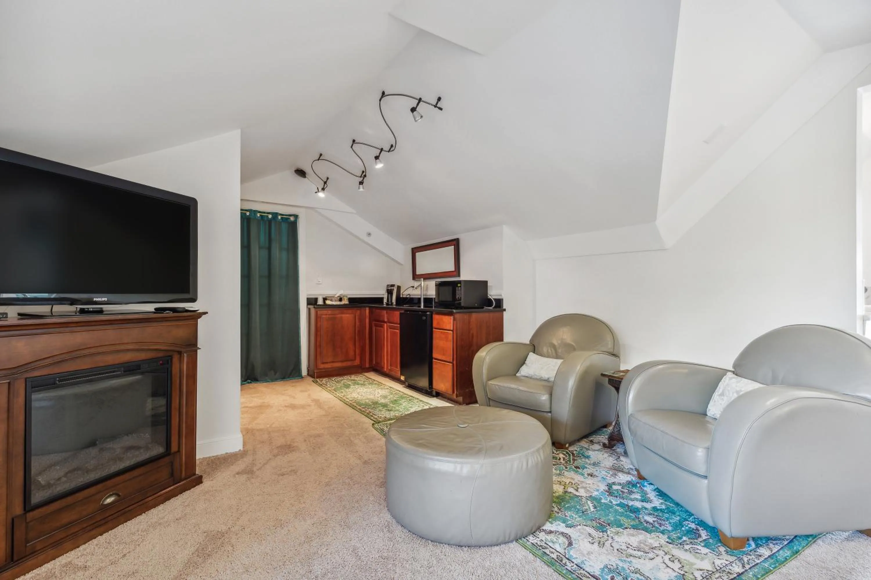 The Columbia Inn at Peralynna