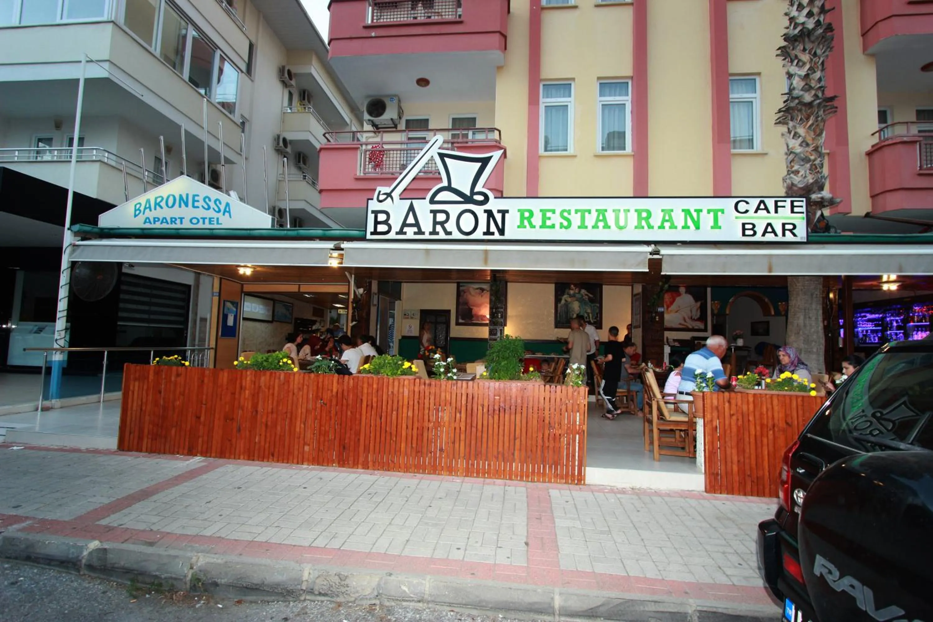 Restaurant/places to eat in Damlatas Elegant Apart Hotel