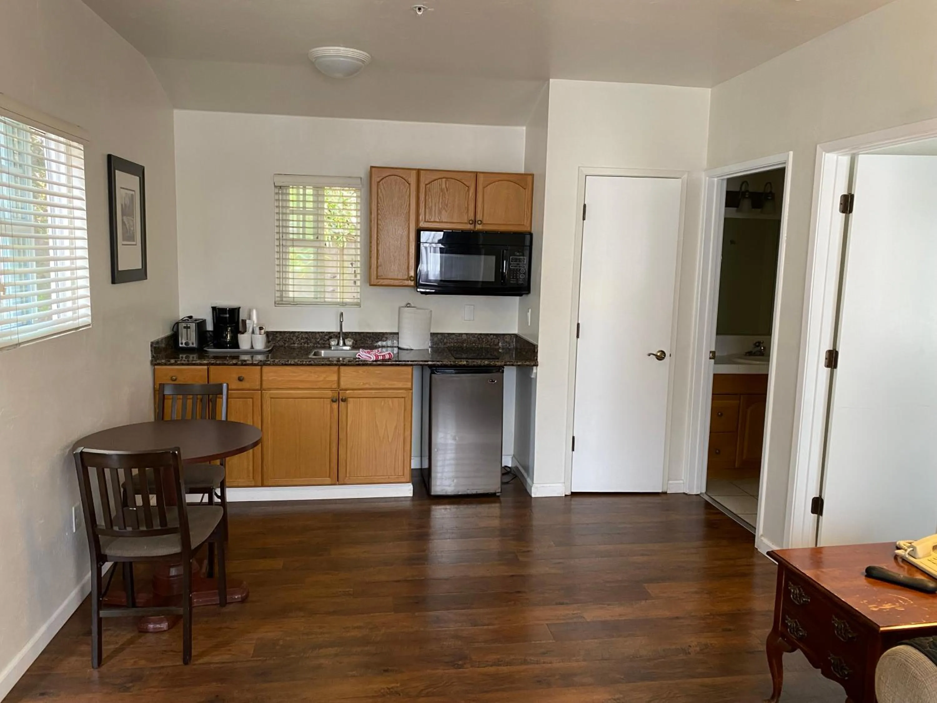 Kitchen or kitchenette in Bide-A-Wee Inn and Cottages