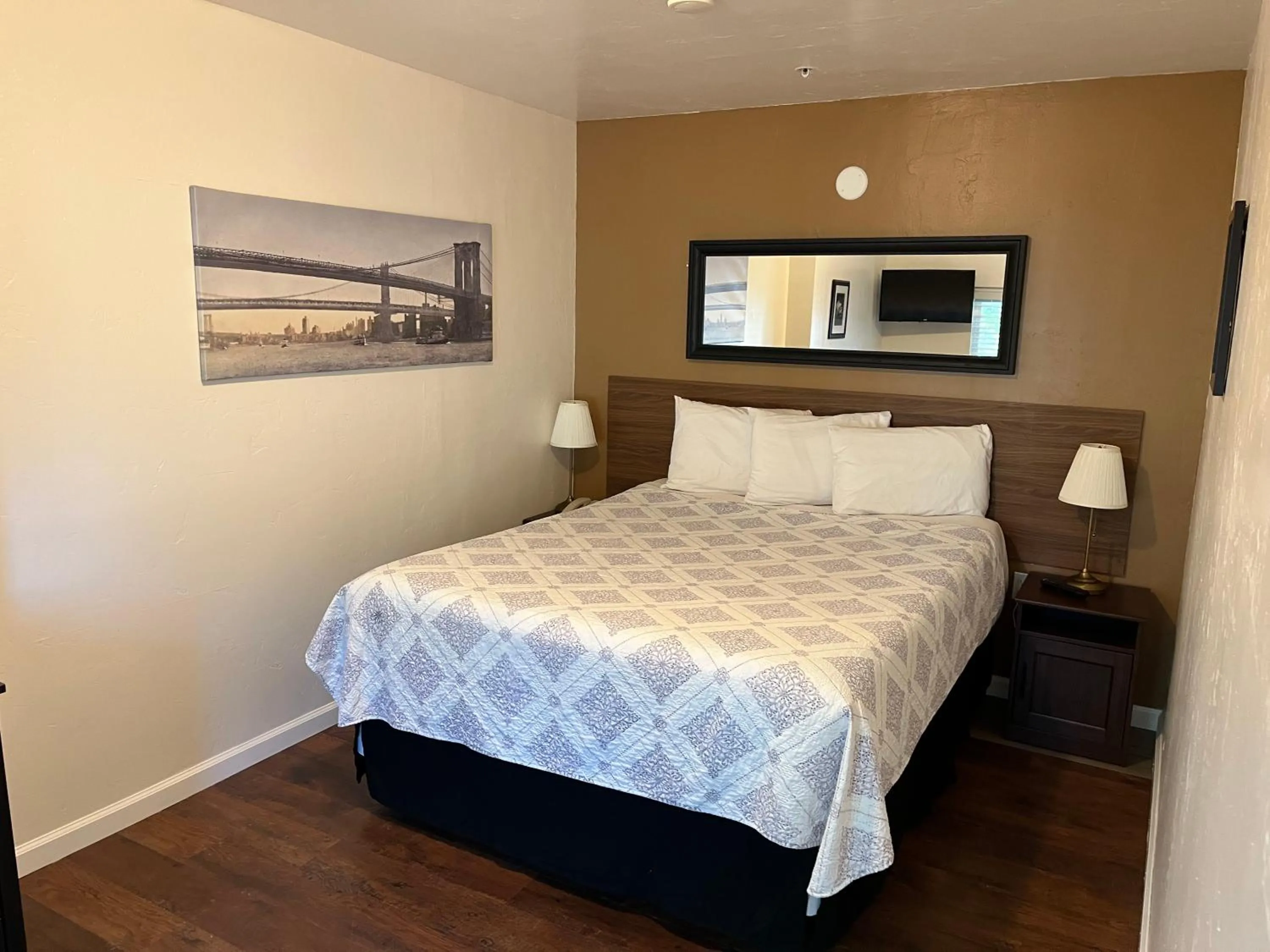 Bedroom, Bed in Bide-A-Wee Inn and Cottages