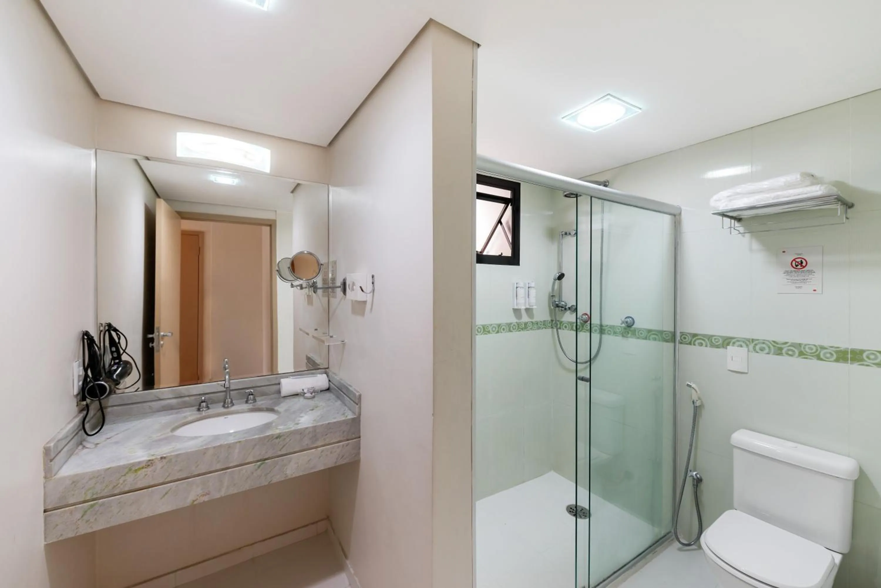 Shower in Capcana Hotel Jardins