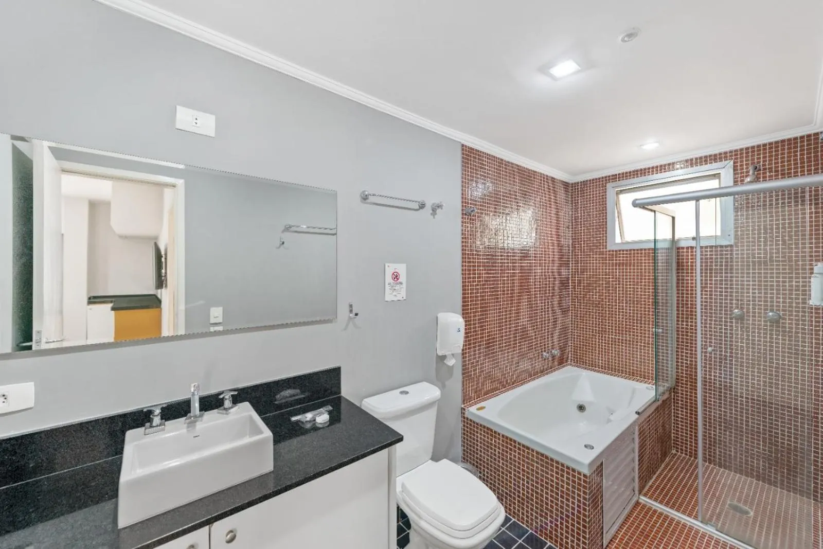 Shower in Capcana Hotel Jardins