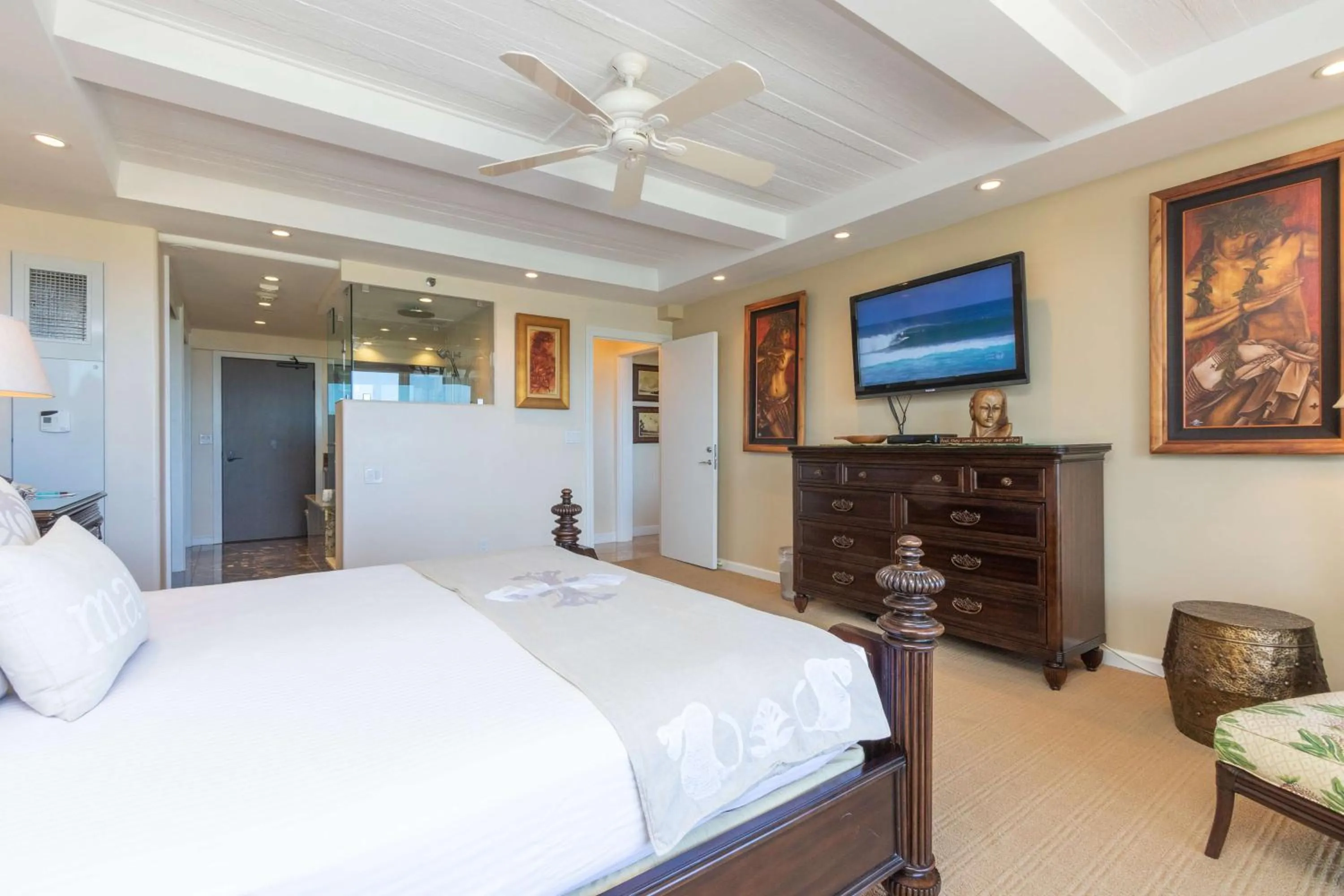 Photo of the whole room, Bed in Aston at The Whaler on Kaanapali Beach