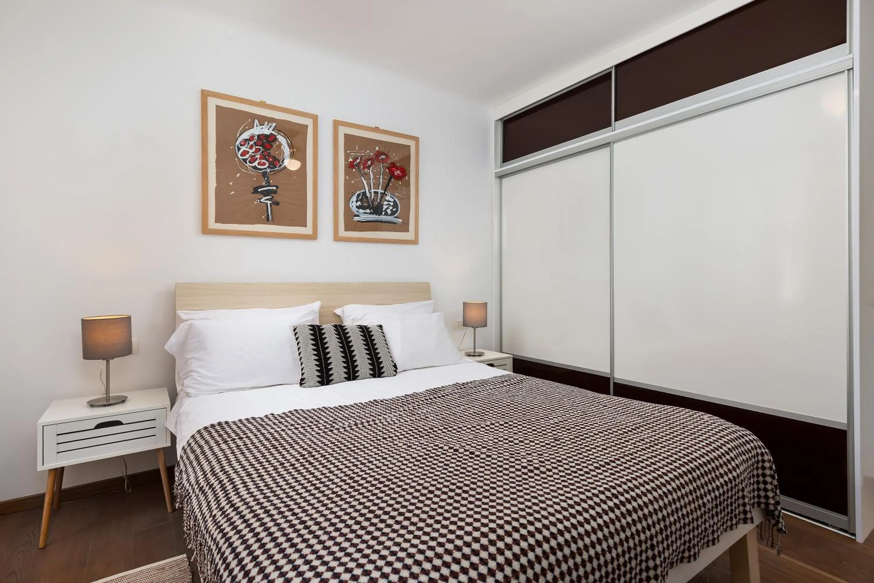 Bed in Apartment Lassy by Irundo