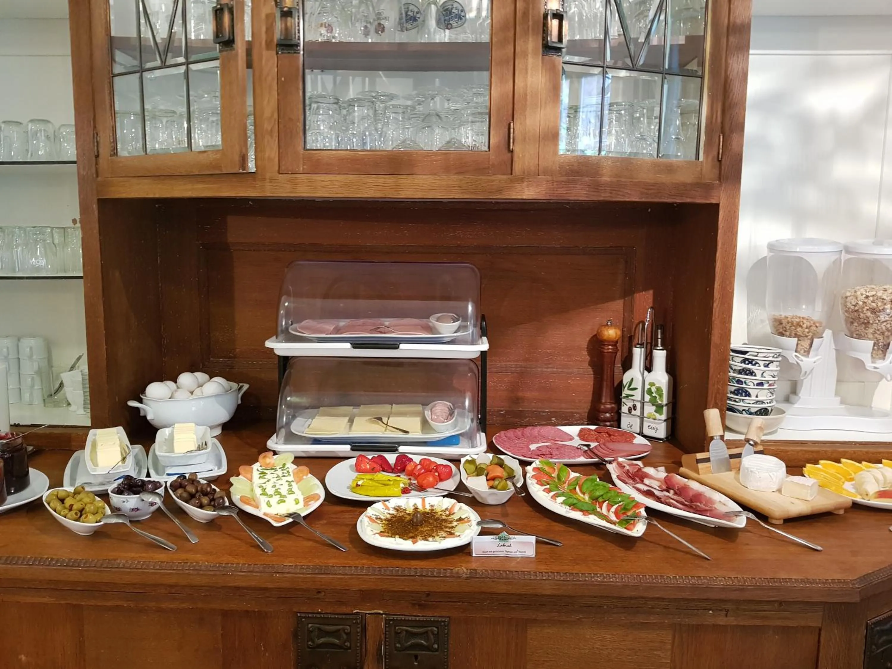 Buffet breakfast in Hotel Restaurant Toscana Naumburg