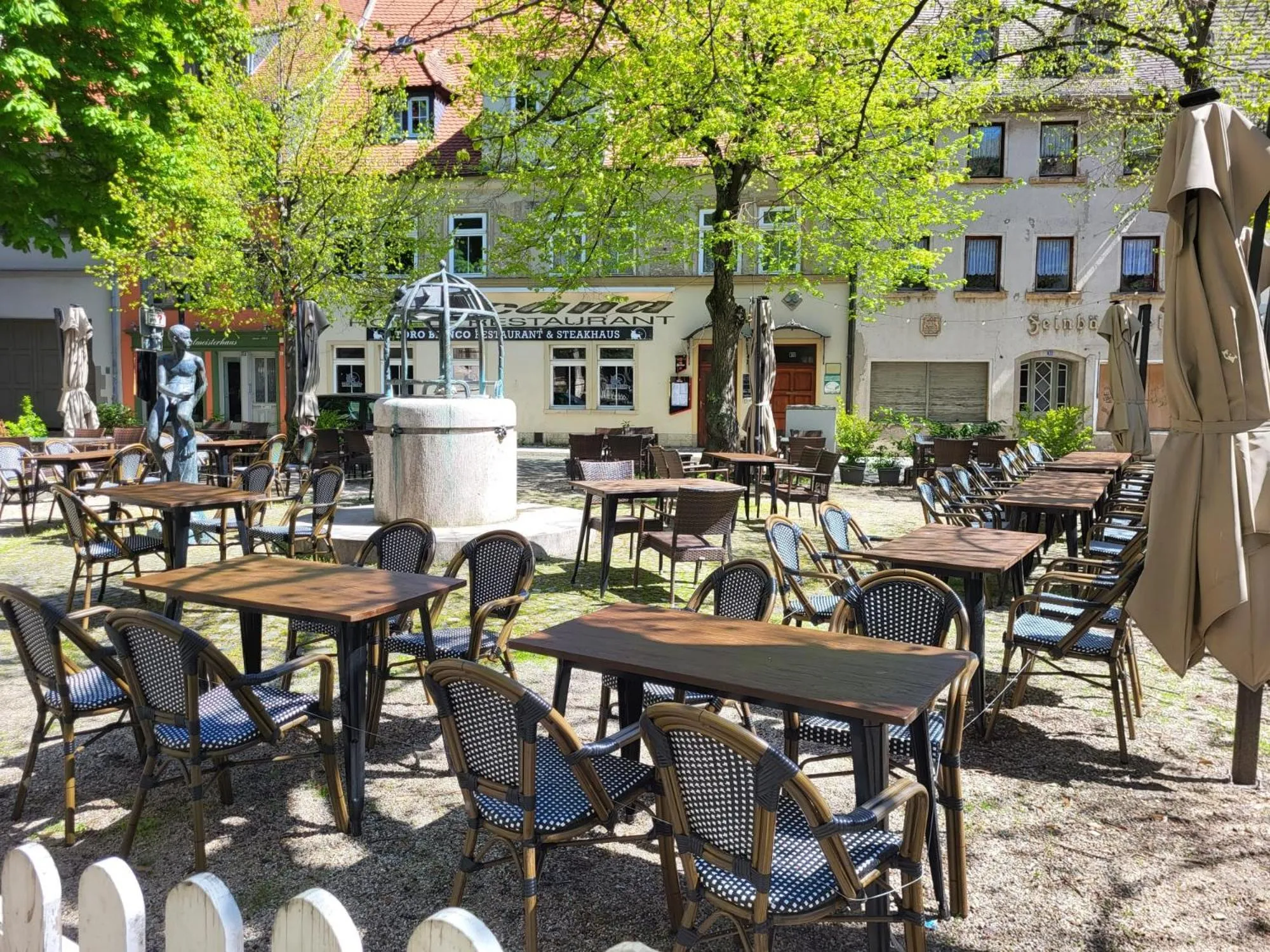 Property building in Hotel Restaurant Toscana Naumburg