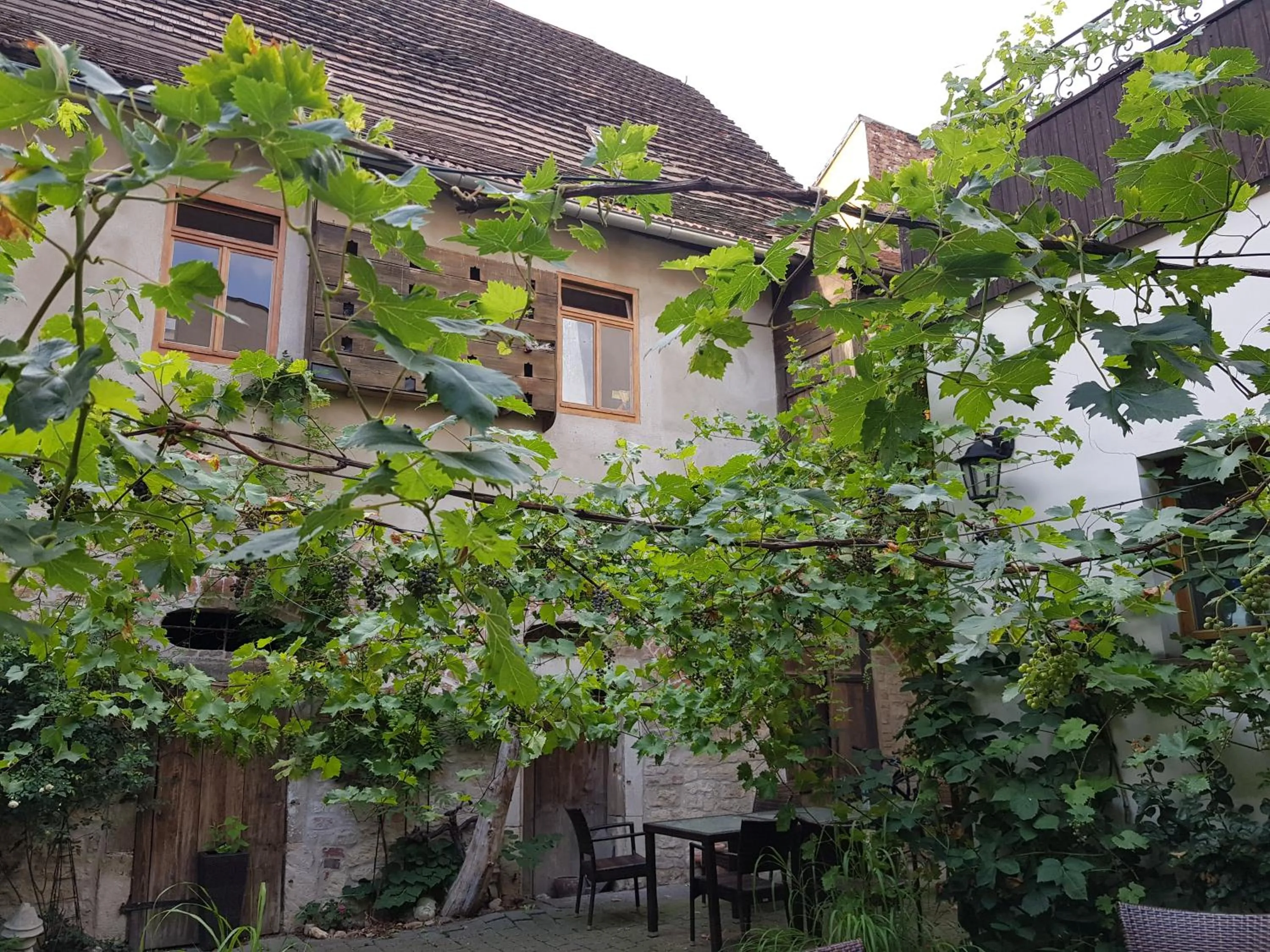 Property building in Hotel Restaurant Toscana Naumburg