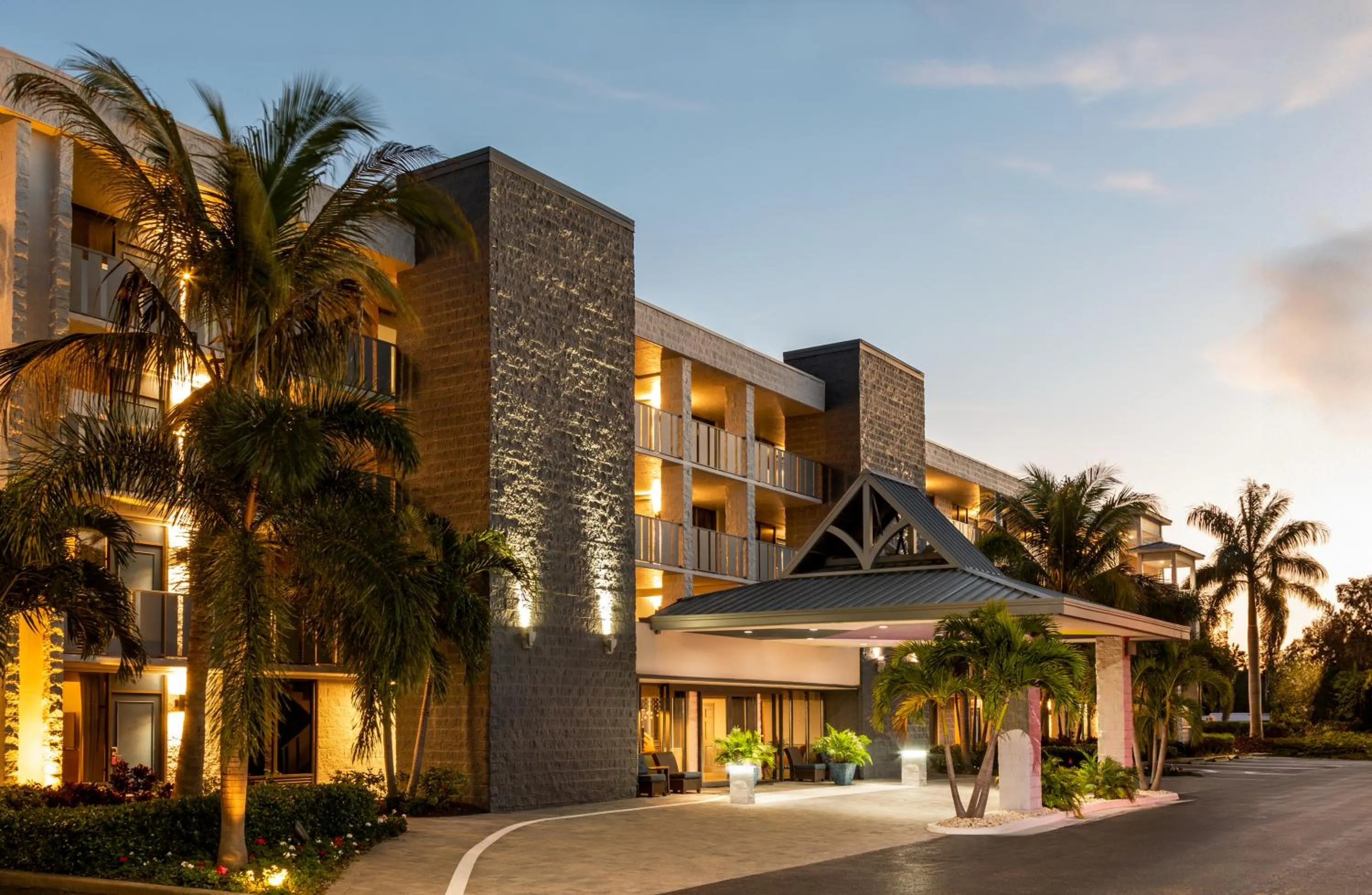 Property building in Spark by Hilton Sarasota Siesta Key Gateway